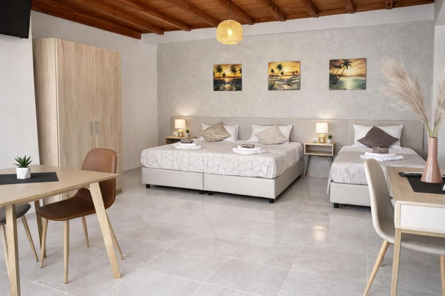 Photo of the whole room, Bed in Secret Garden Hotel