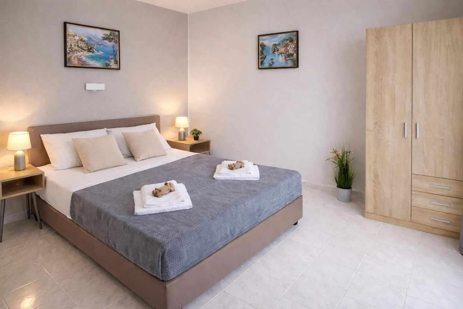 Bedroom, Bed in Secret Garden Hotel