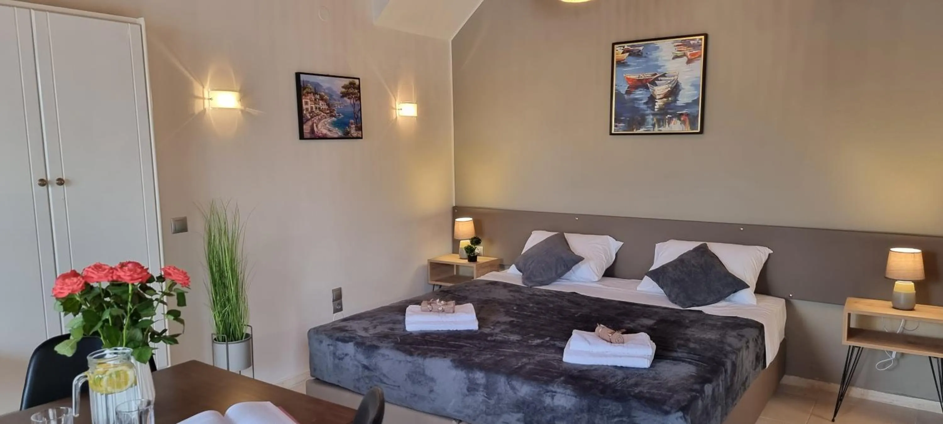 Bed in Secret Garden Hotel