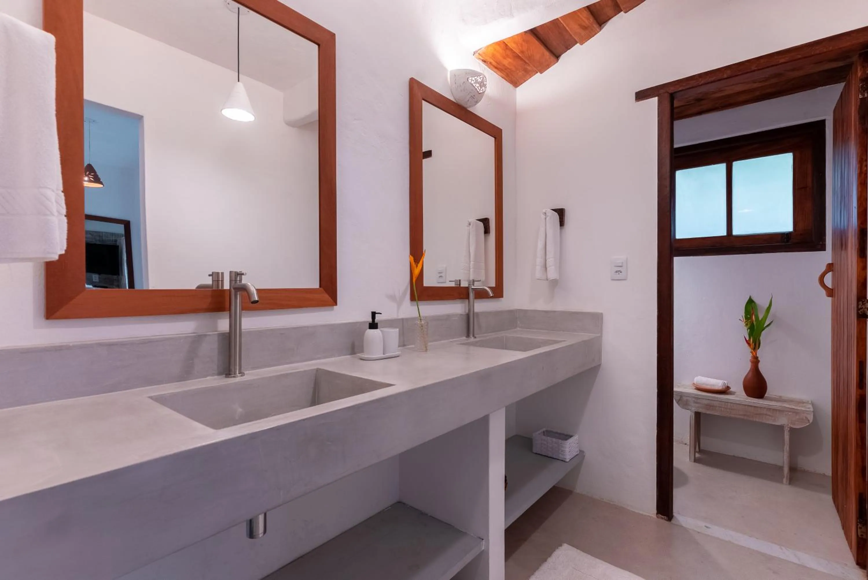 Bathroom in DA GRAÇA HOTEL