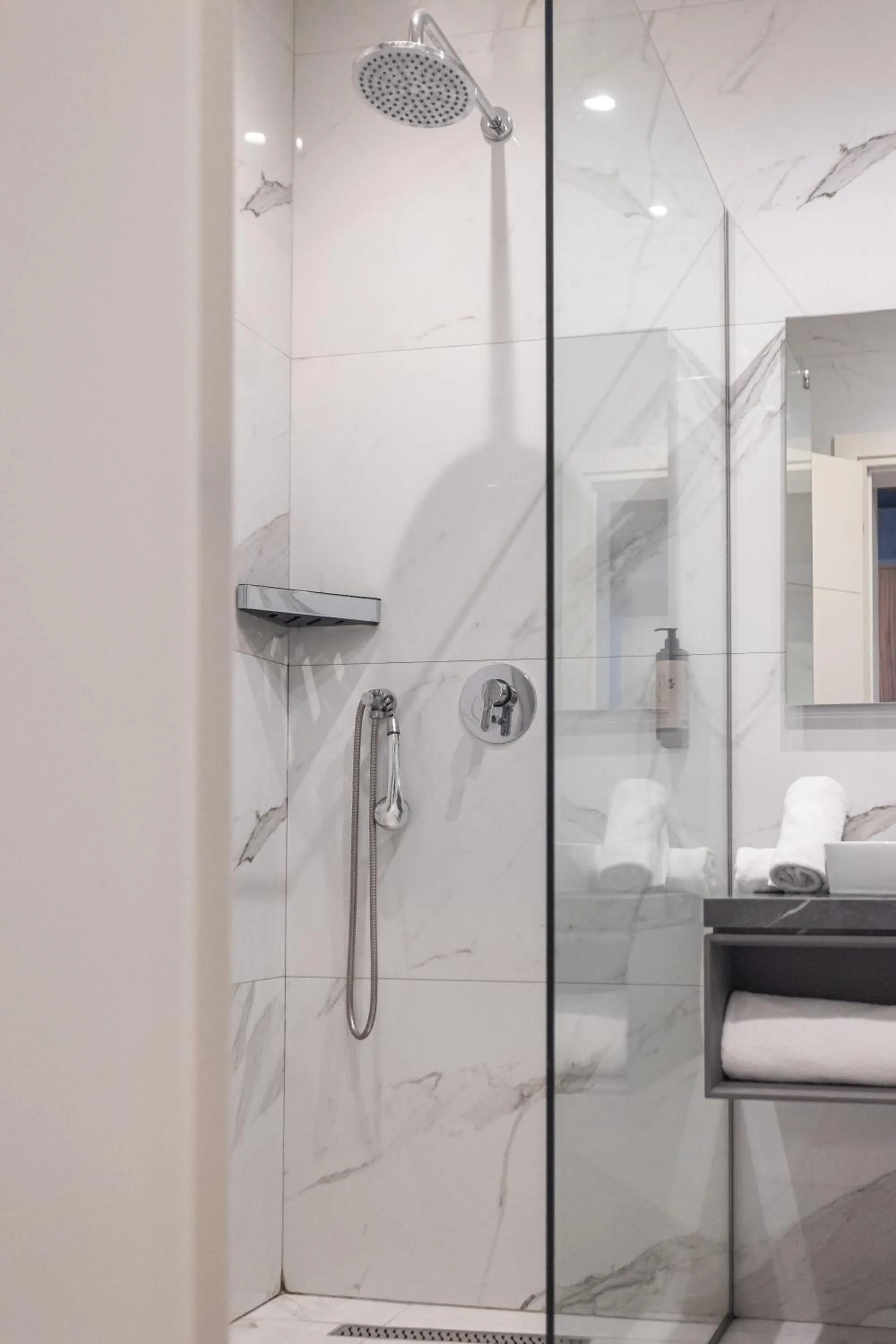 Bathroom in AMR Hotel - Durres