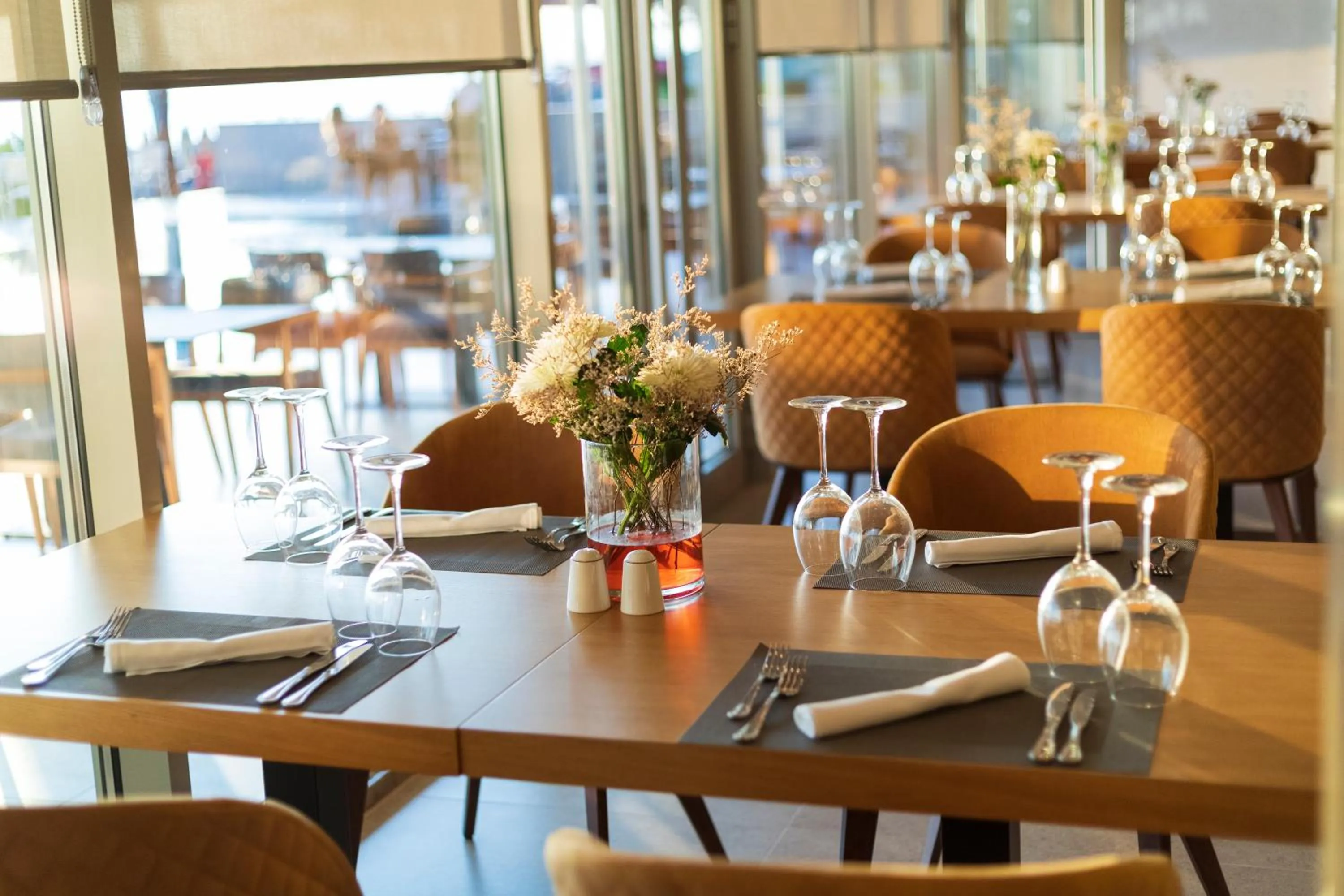 Restaurant/places to eat in AMR Hotel - Durres