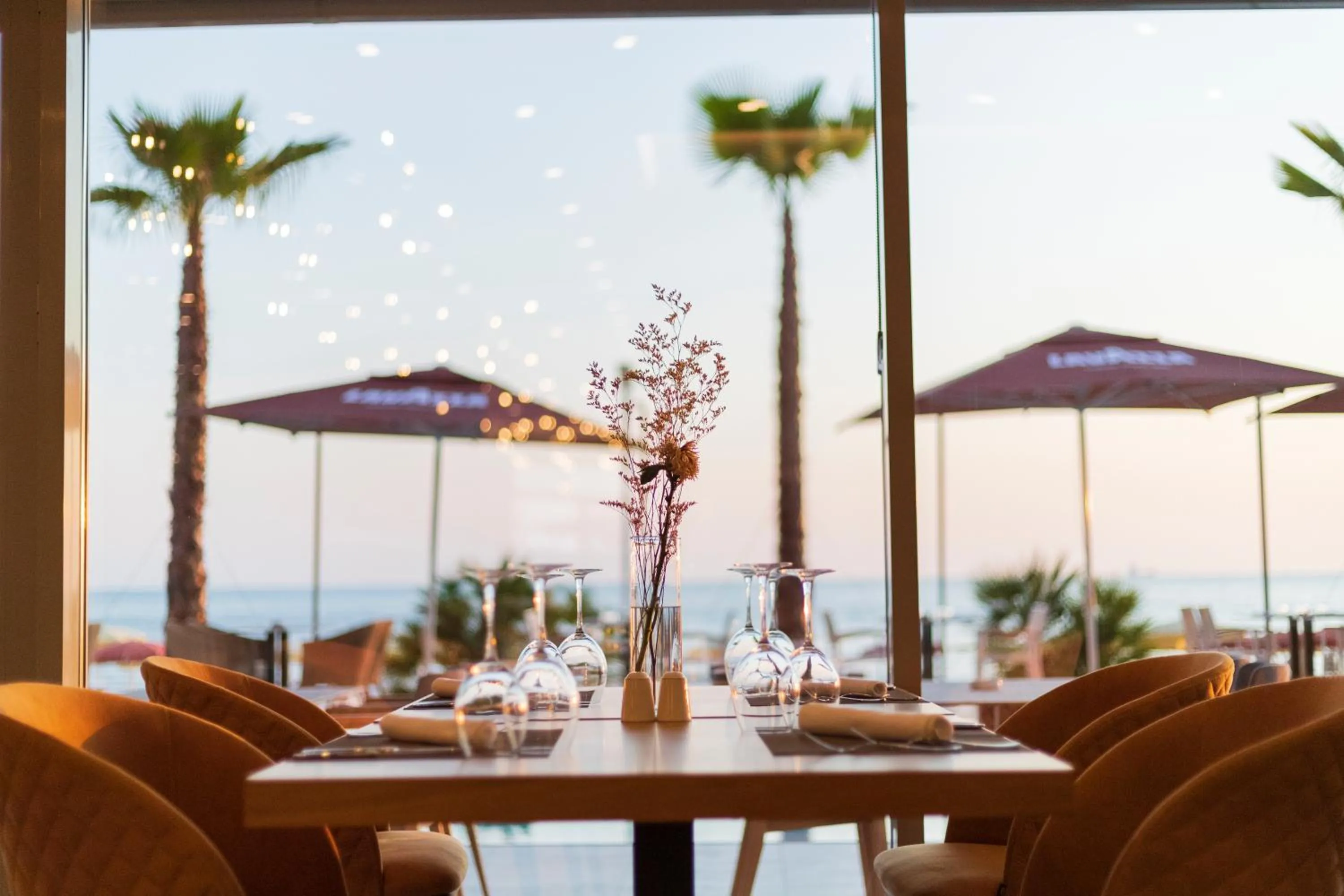 Restaurant/places to eat in AMR Hotel - Durres