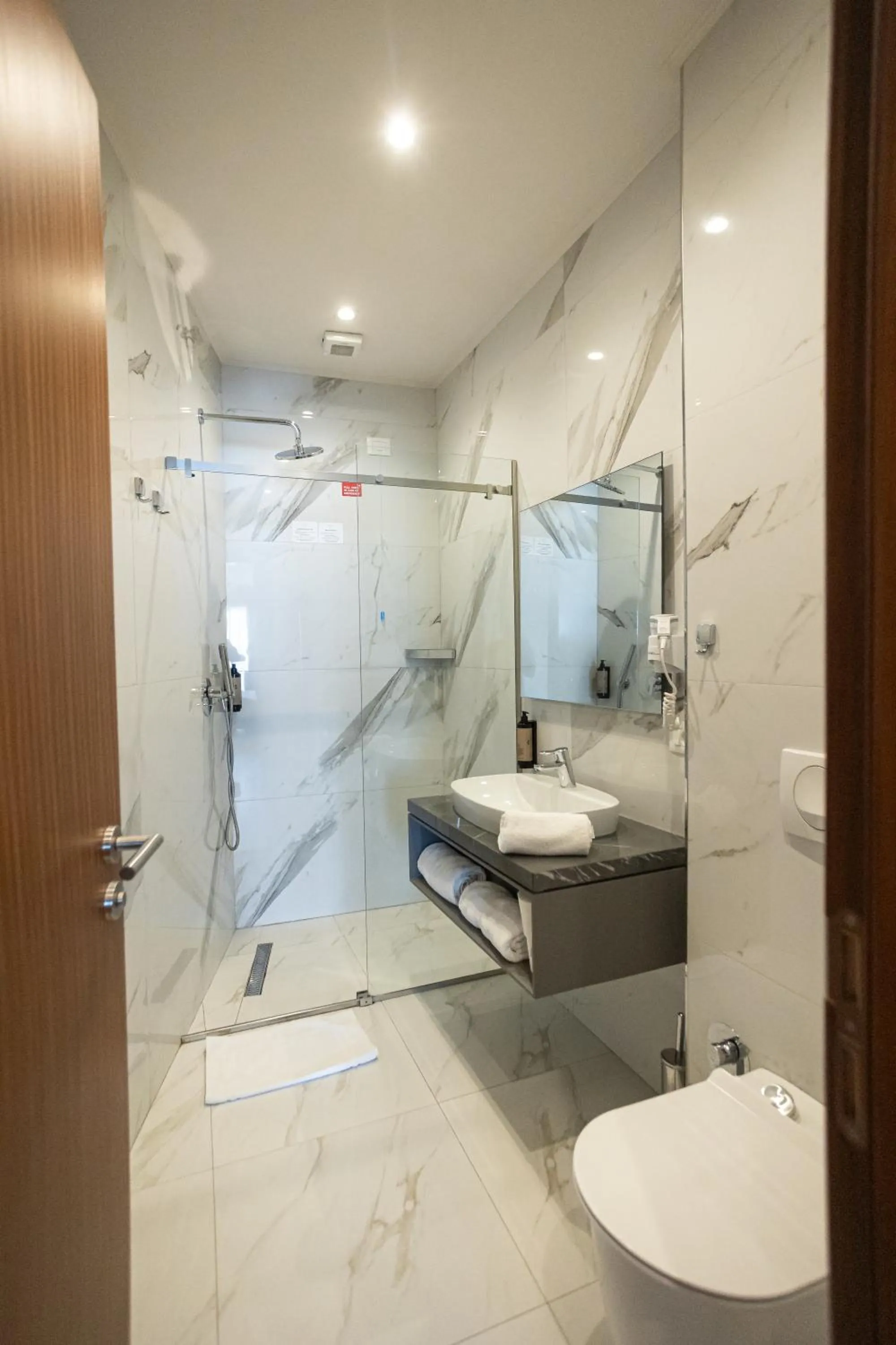 Bathroom in AMR Hotel - Durres