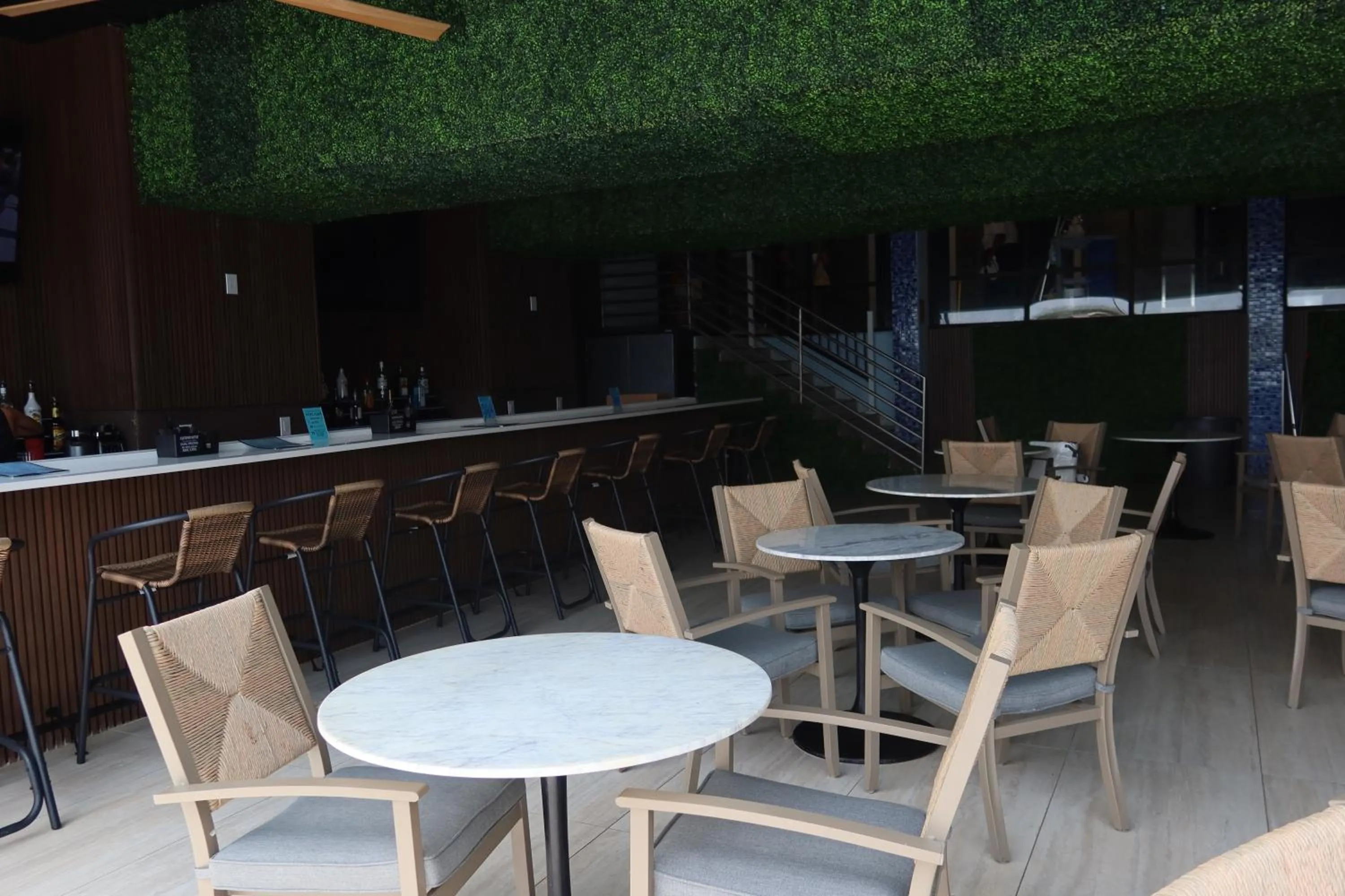 Lounge or bar in Grande Beach Resort