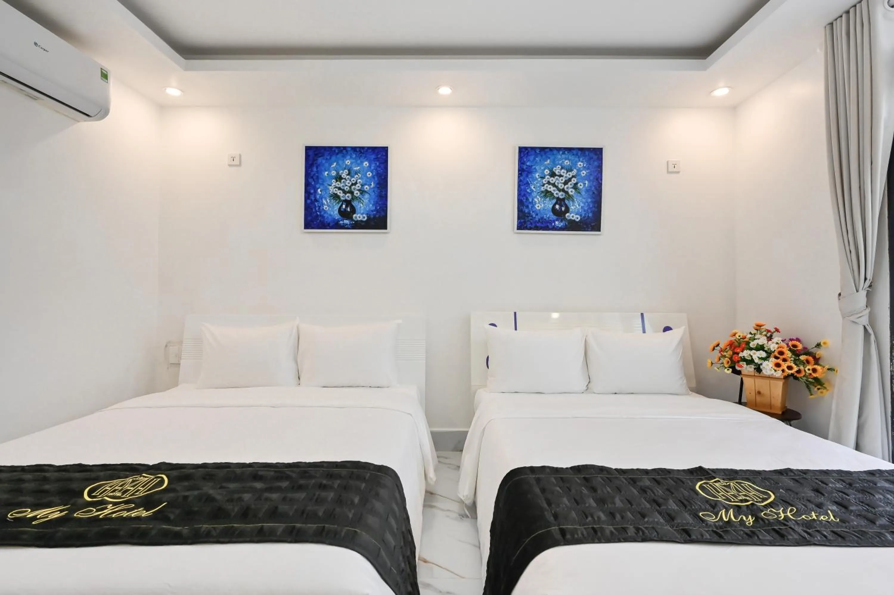 Photo of the whole room, Bed in My Hotel