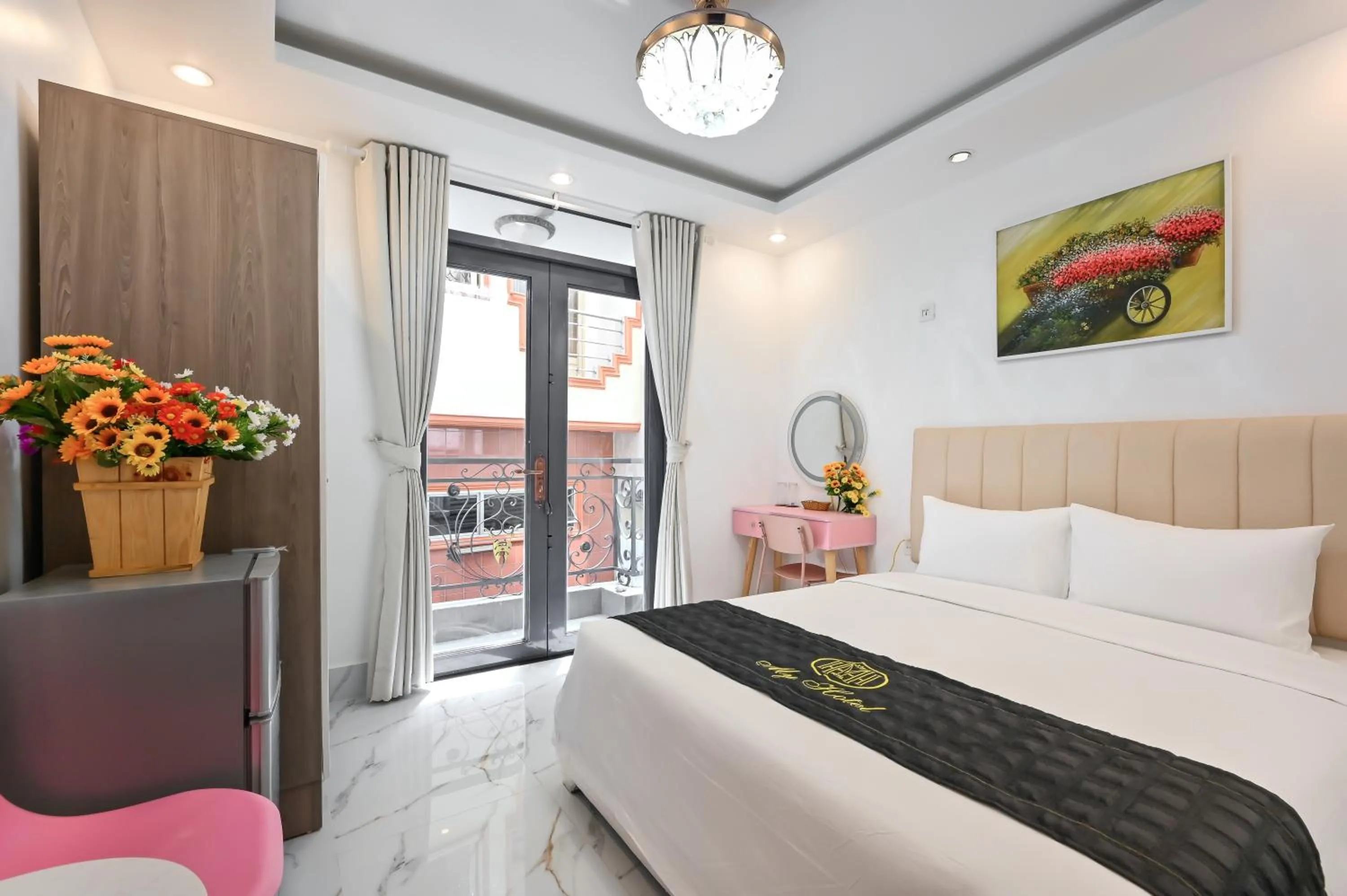 Bedroom, Bed in My Hotel