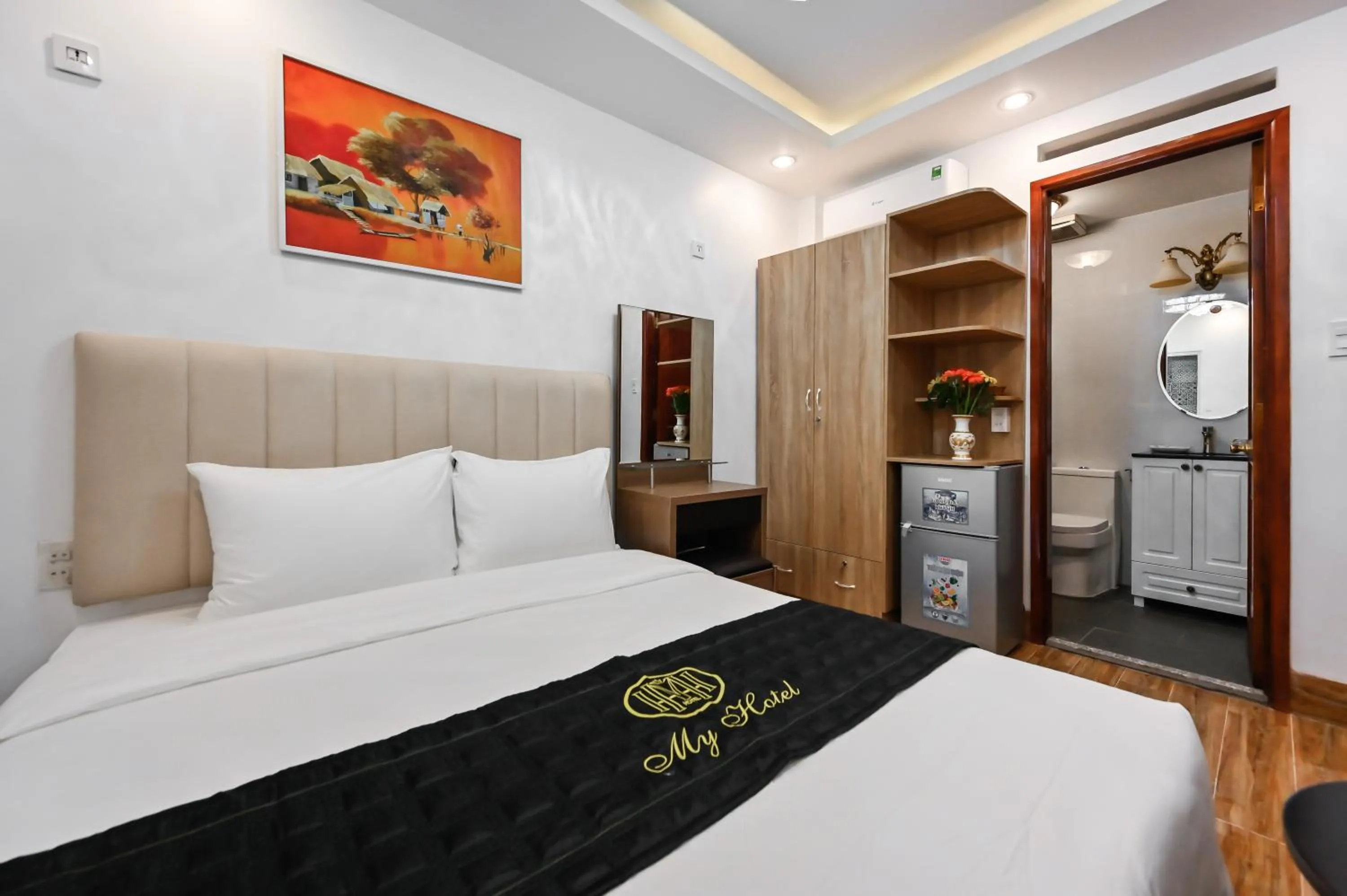 Bedroom, Bed in My Hotel