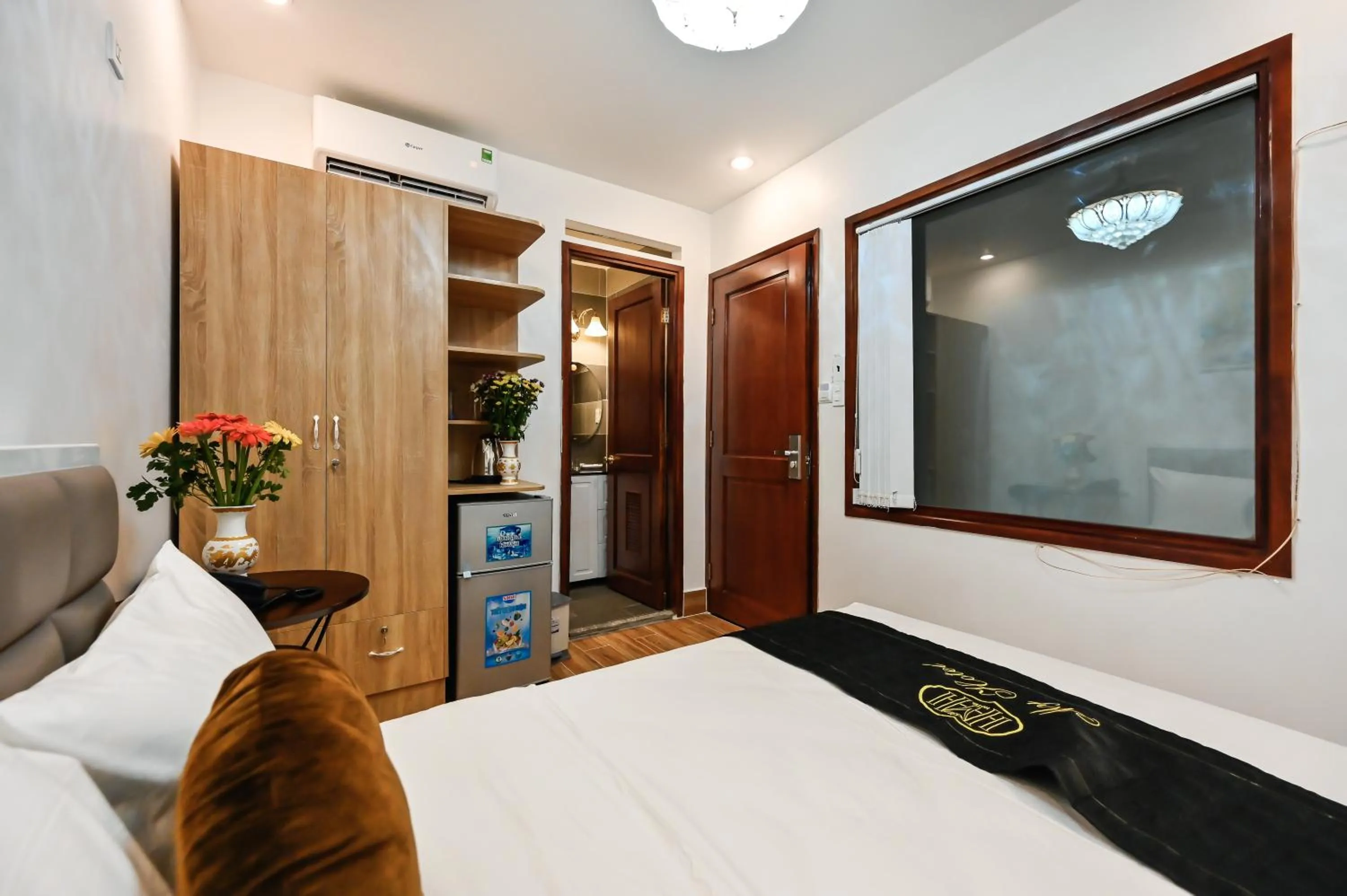 Photo of the whole room, Bed in My Hotel