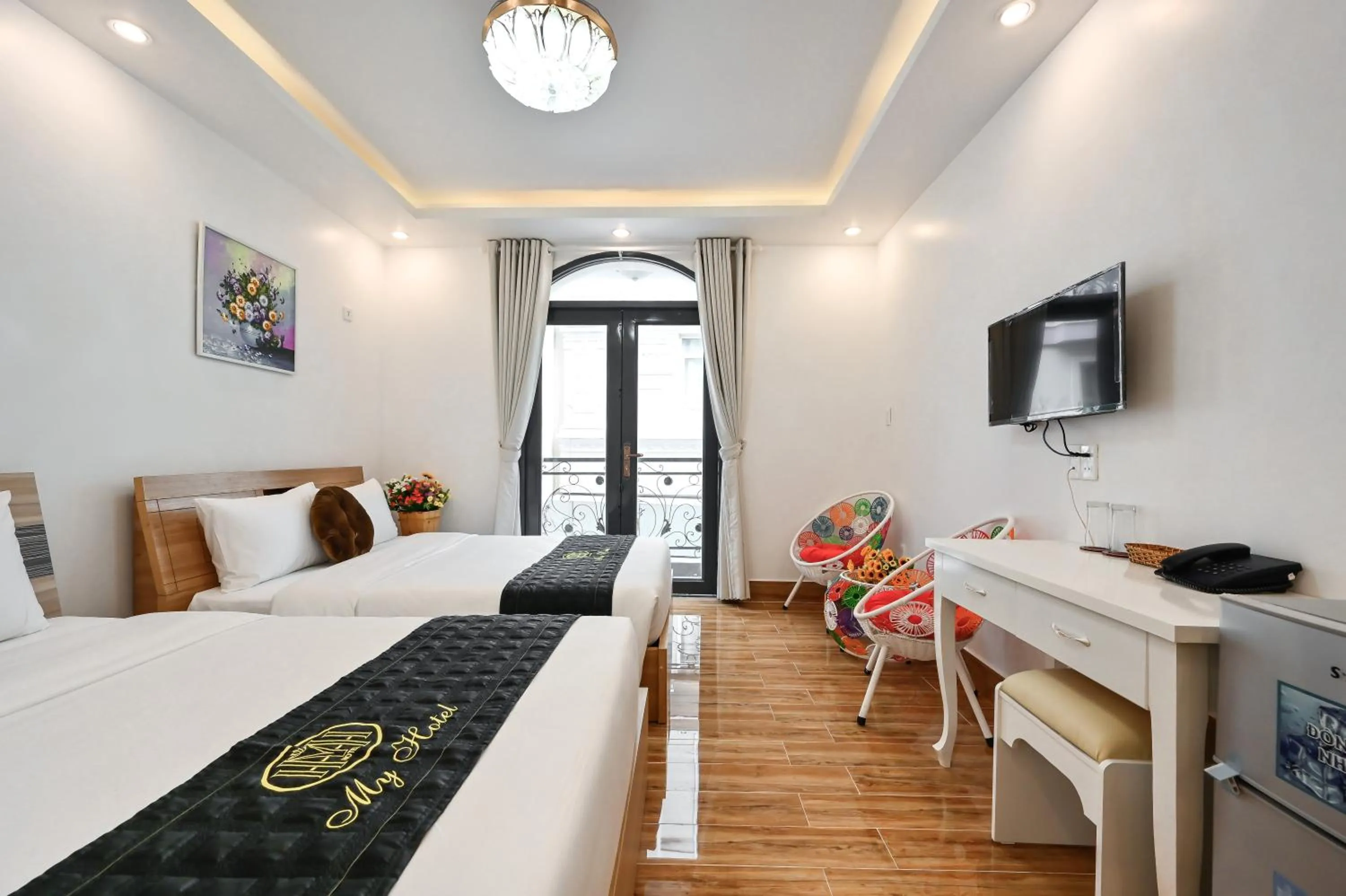 Photo of the whole room, Bed in My Hotel