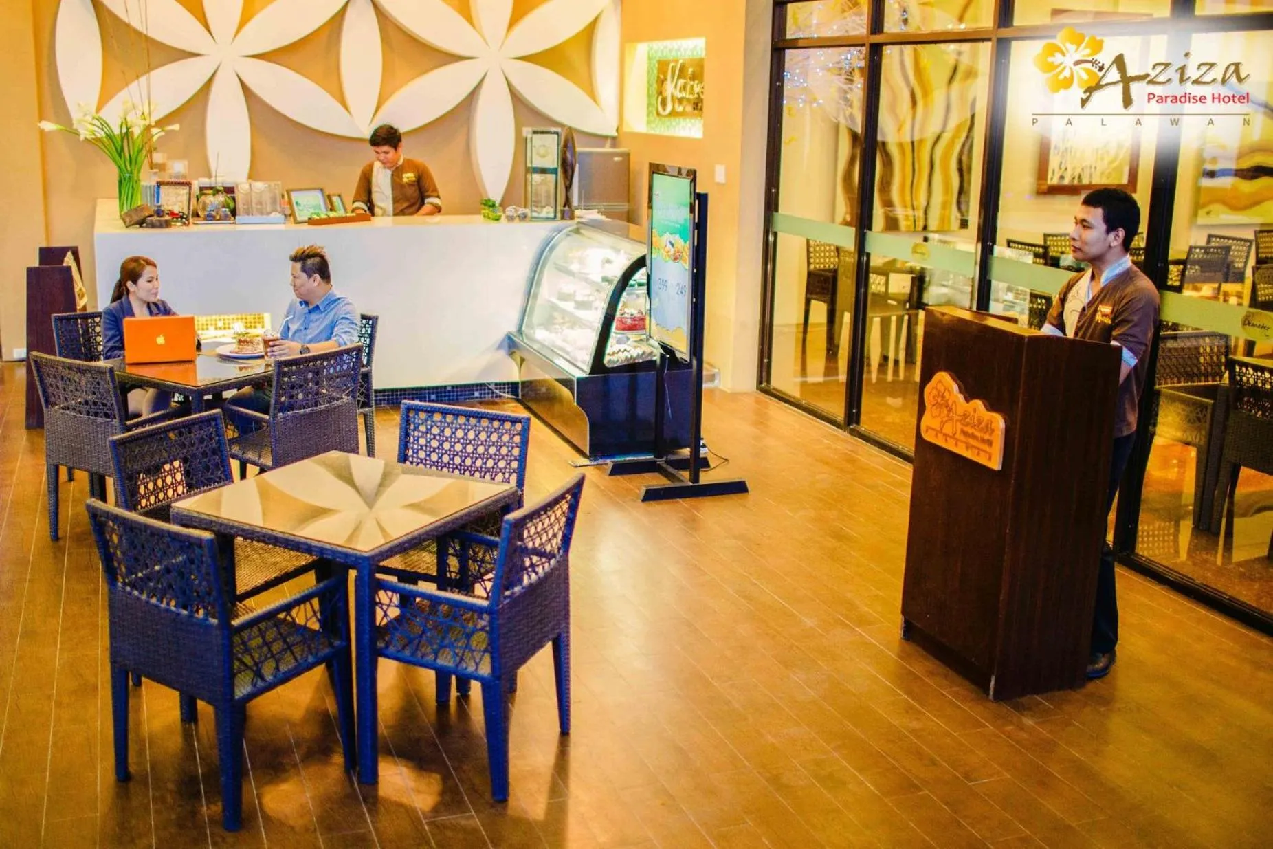 Restaurant/places to eat in Aziza Paradise Hotel