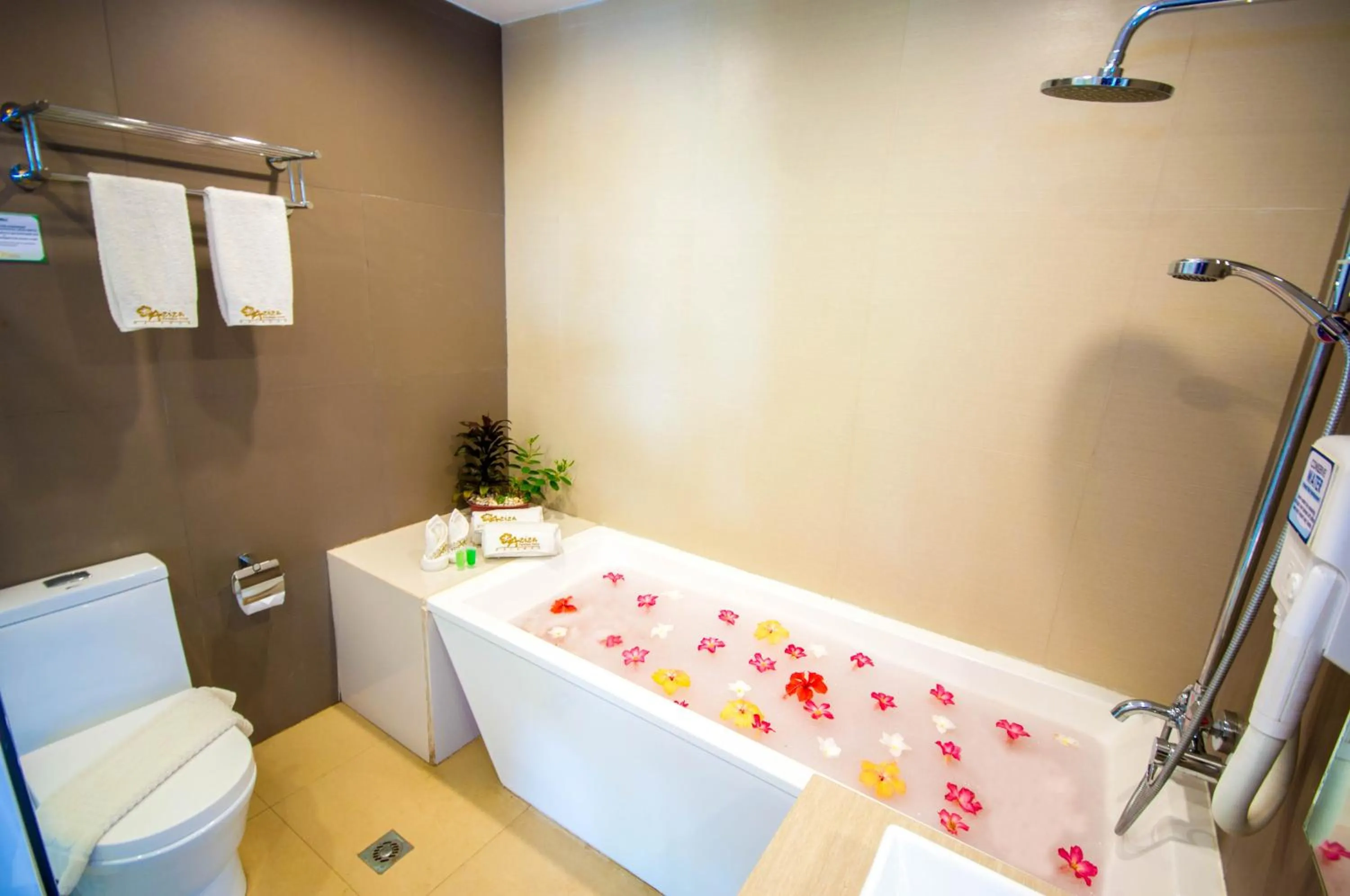 Toilet in Aziza Paradise Hotel