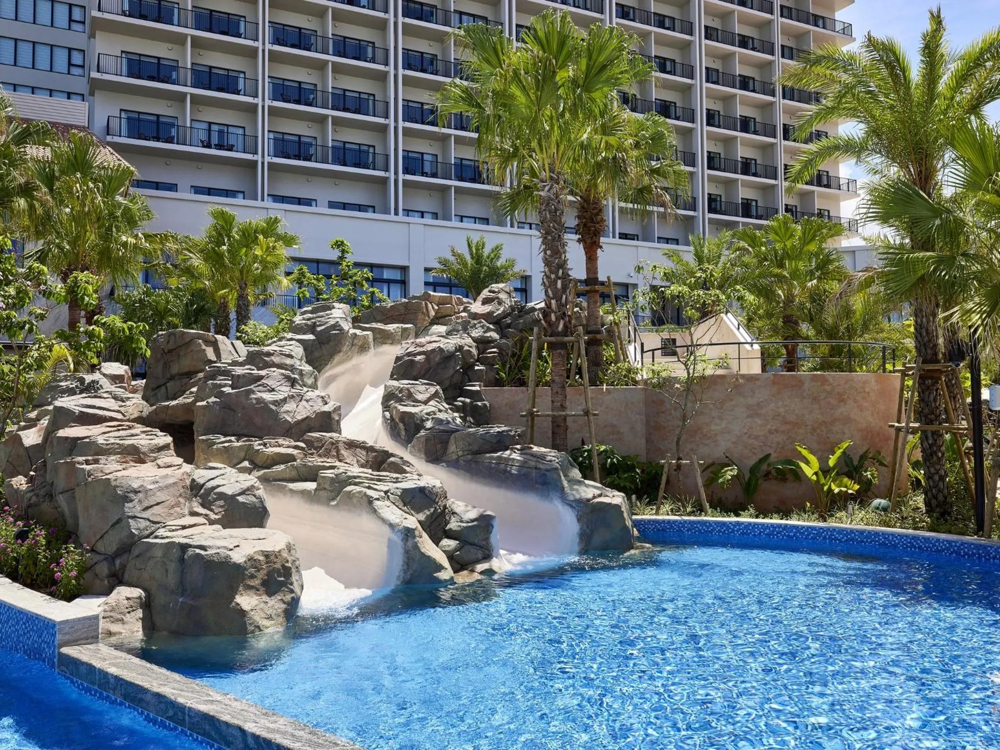 Swimming pool in Ryukyu Hotel & Resort Nashiro Beach