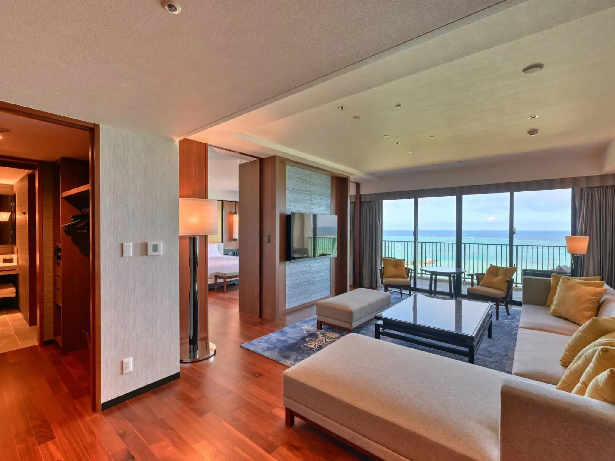 Royal Corner Suite King in Ryukyu Hotel & Resort Nashiro Beach Royal Corner Suite King in Ryukyu Hotel & Resort Nashiro Beach