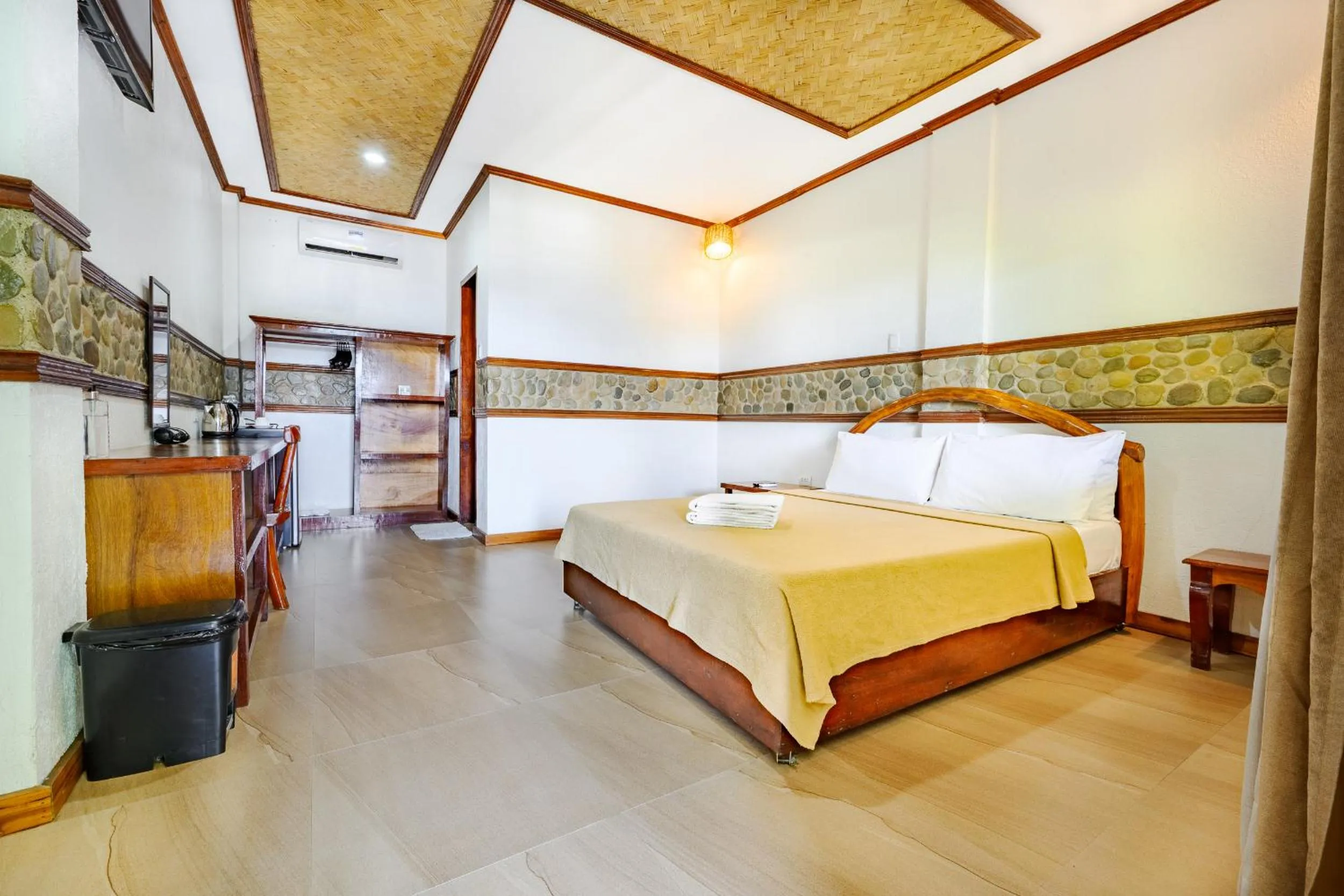 Bedroom, Bed in El Nido Viewdeck Cottages