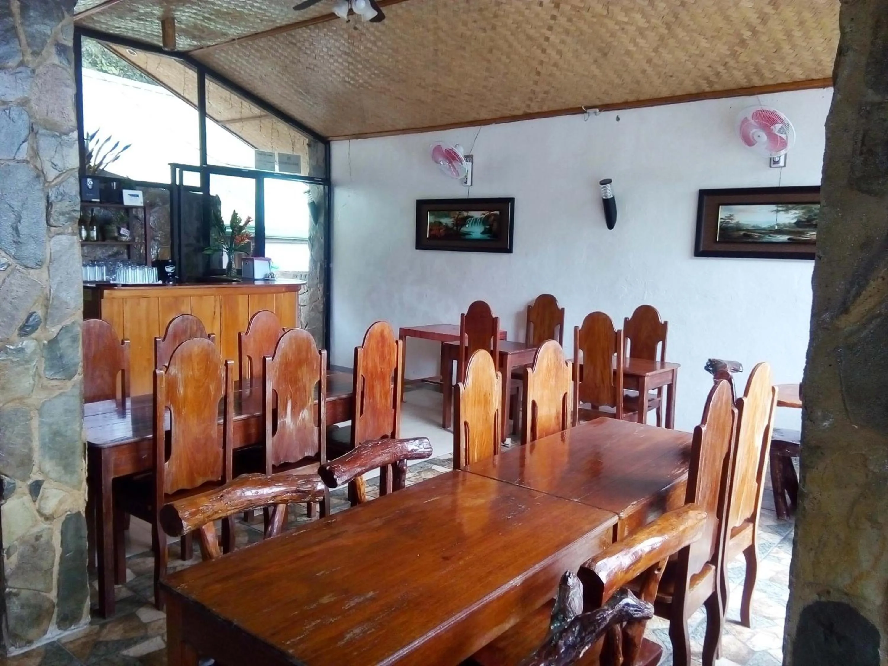 Restaurant/places to eat in El Nido Viewdeck Cottages