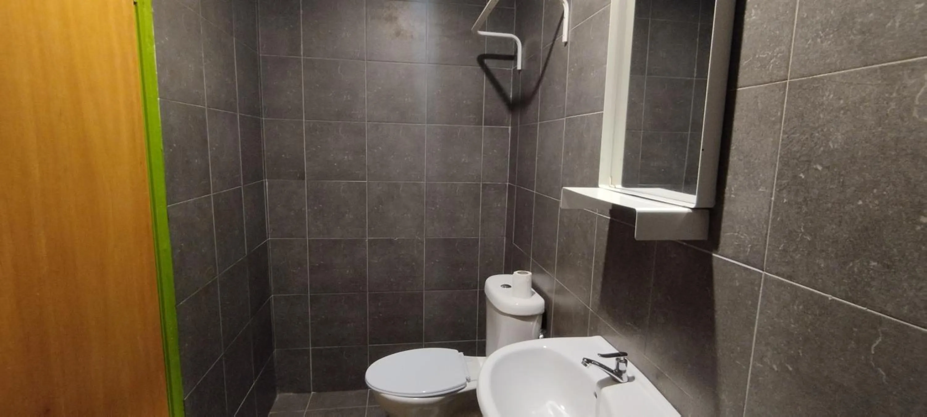 Bathroom in Olive Bedz Hotel