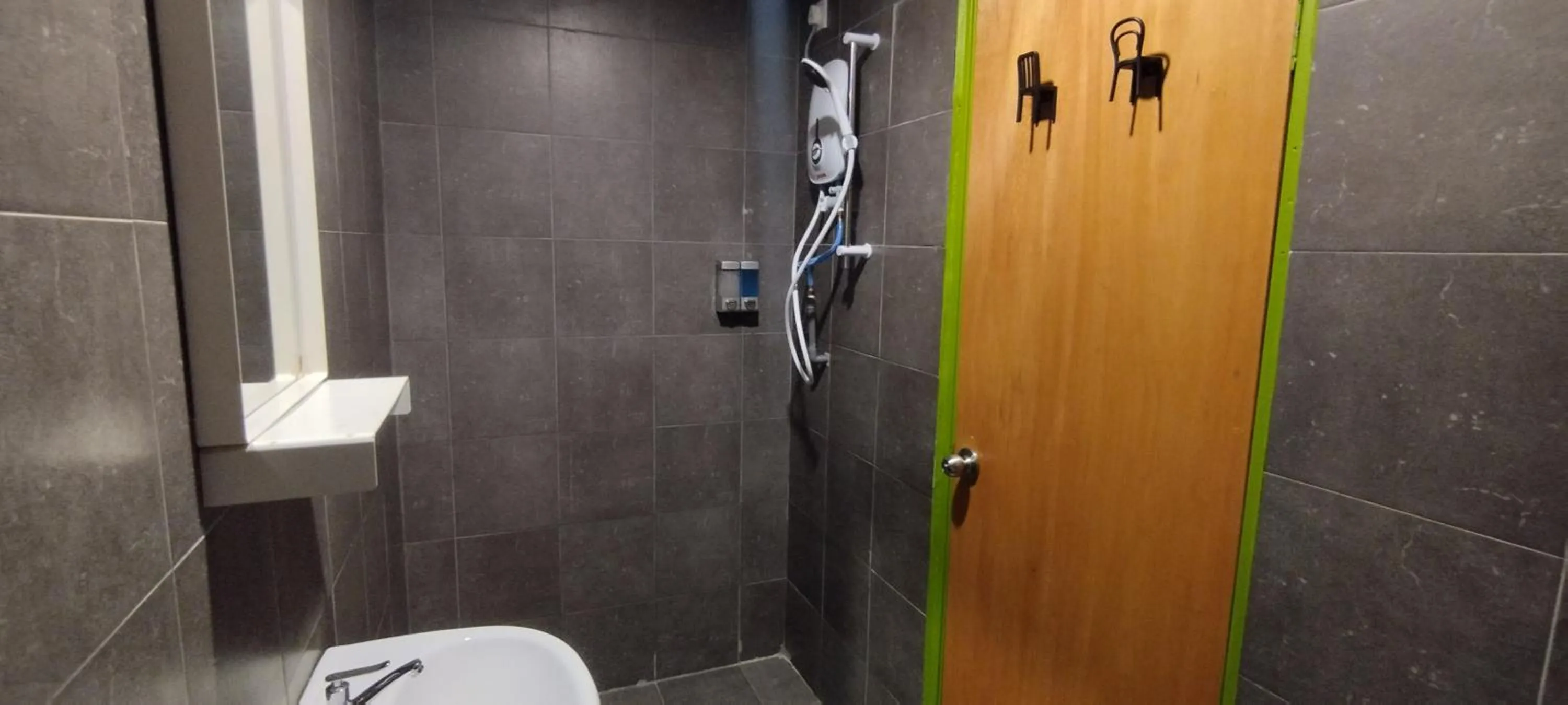 Bathroom in Olive Bedz Hotel