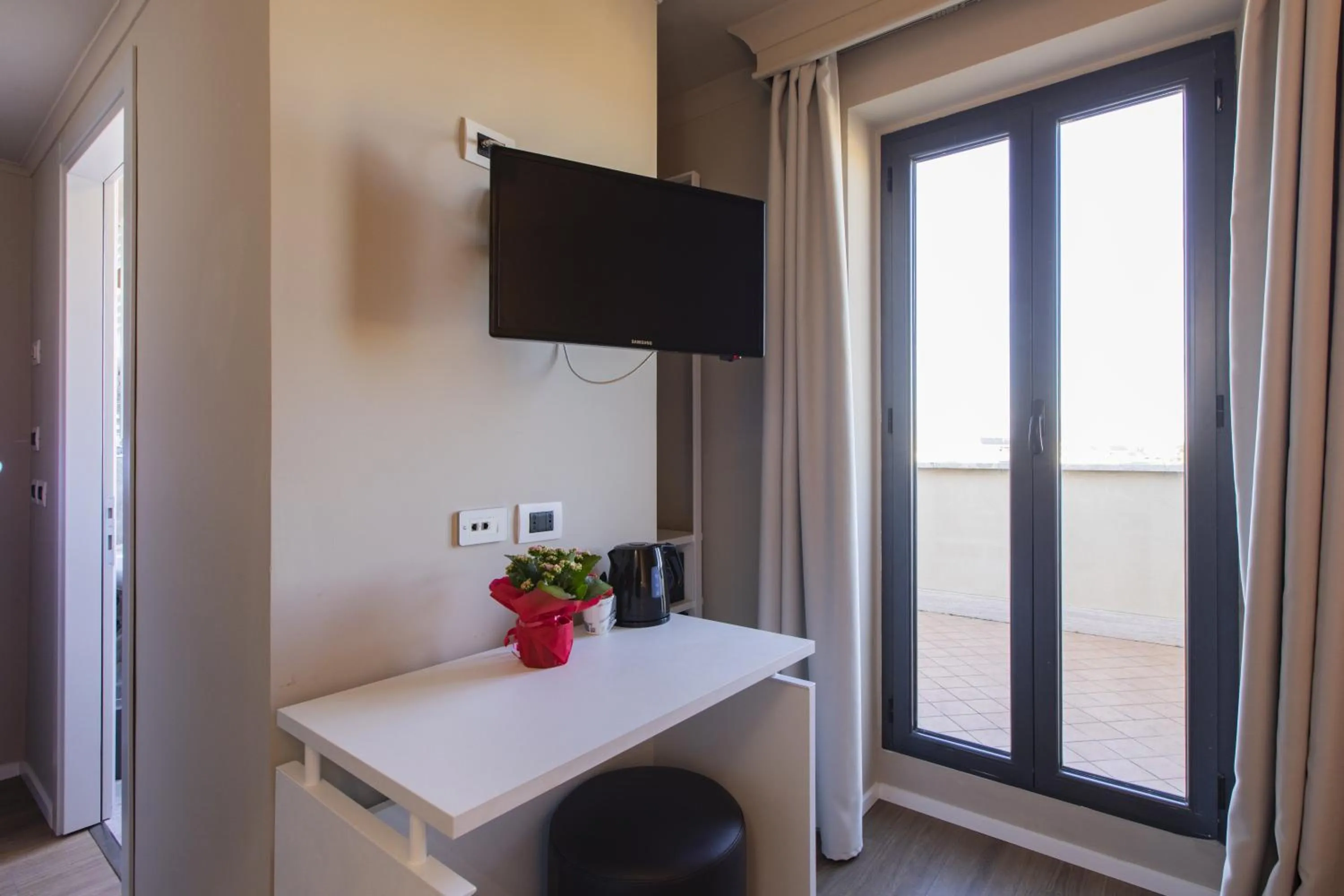 Balcony/Terrace in Garner Hotel Rome Aurelia by IHG