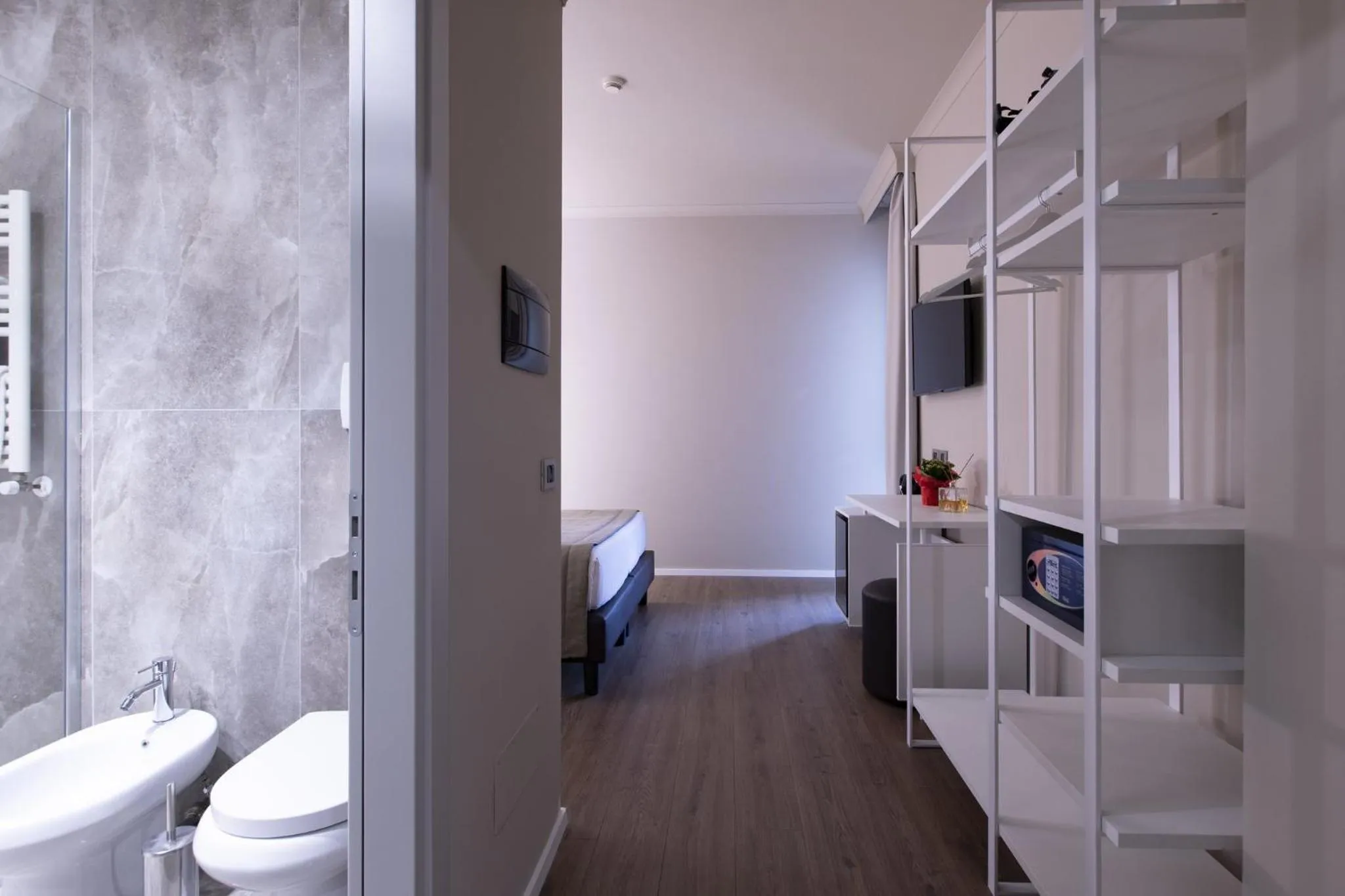 Photo of the whole room in Garner Hotel Rome Aurelia by IHG