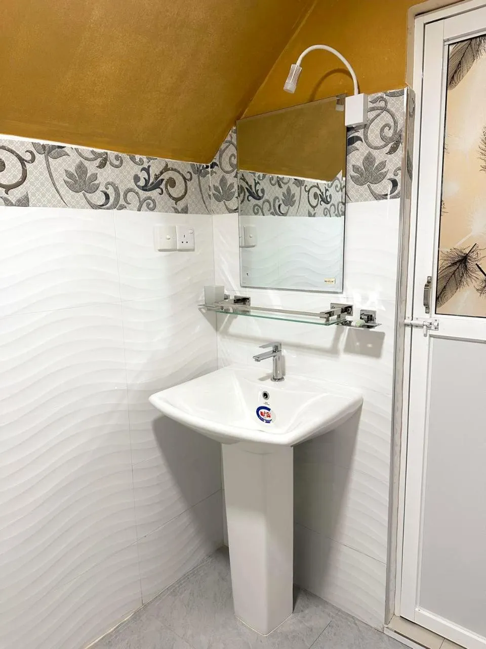 Bathroom in Lahiru Airport Villa