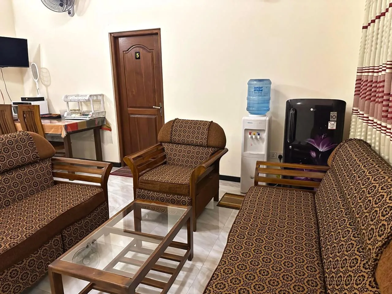 Lobby or reception in Lahiru Airport Villa