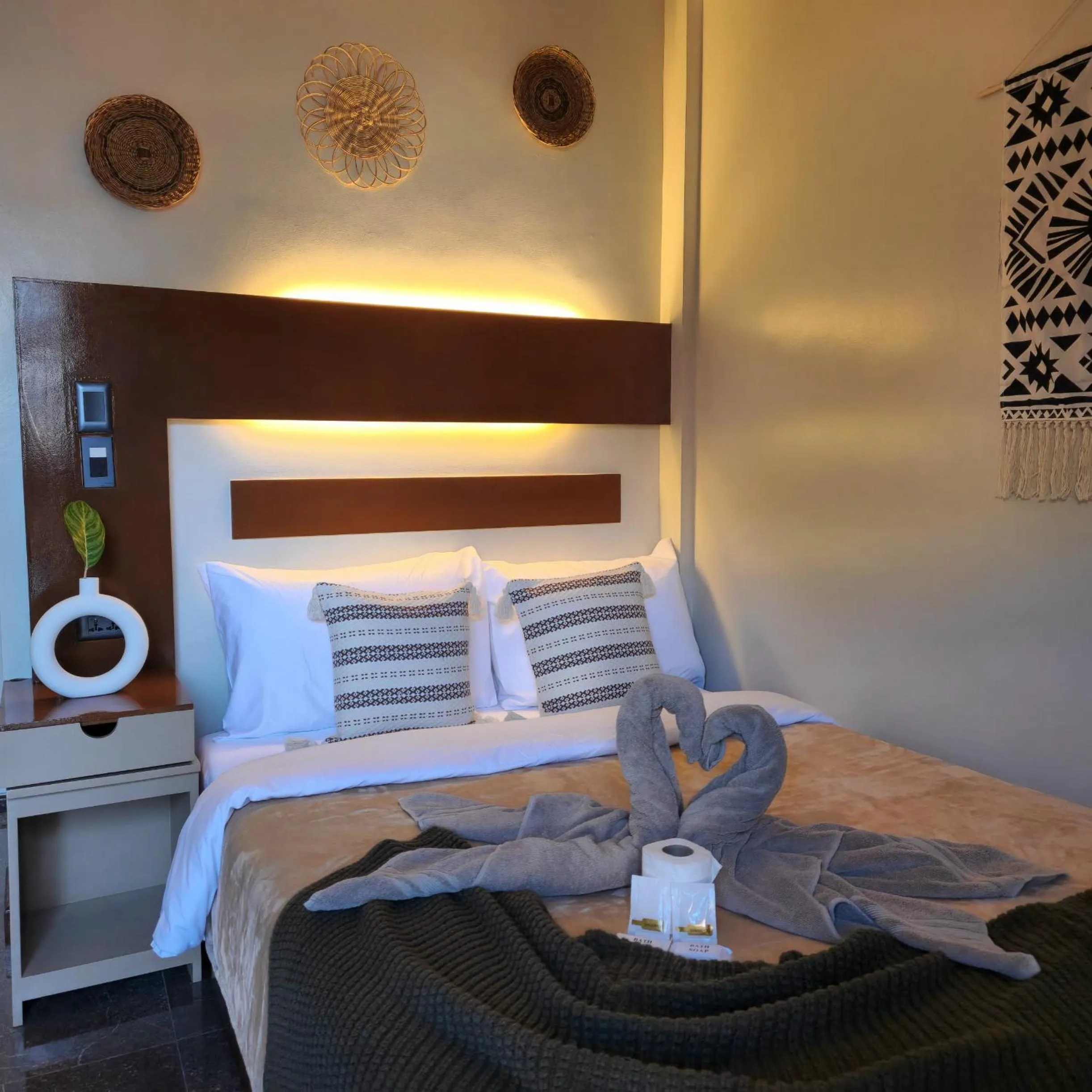 Bed in Inngo Tourist Inn