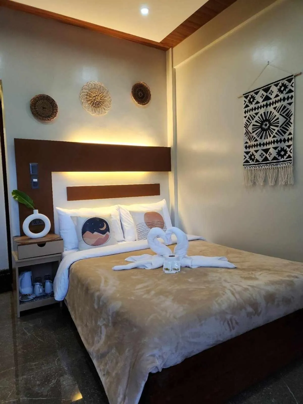 Bed in Inngo Tourist Inn