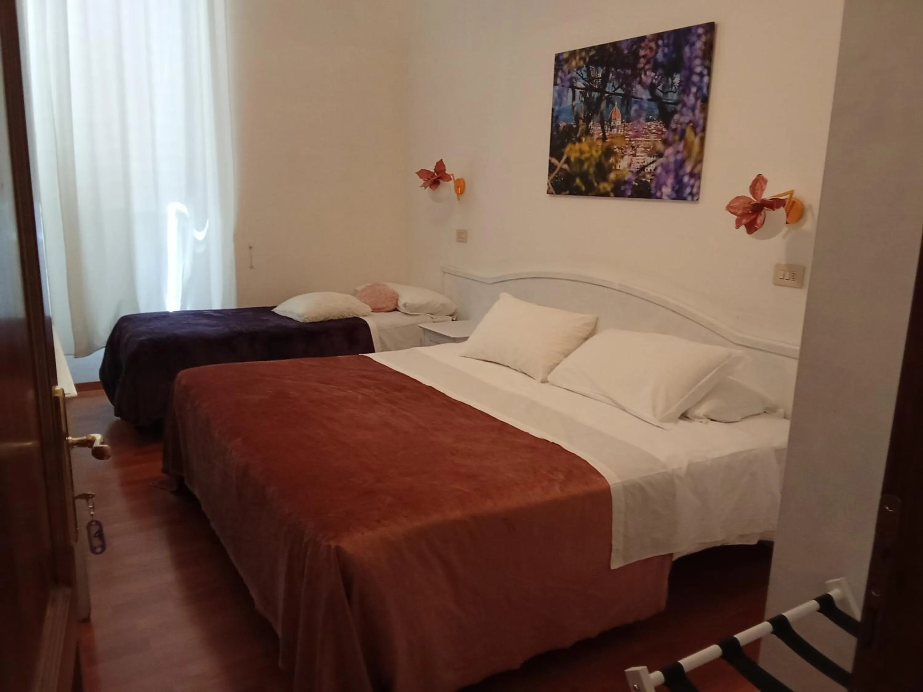 Photo of the whole room, Bed in Soggiorno Madrid
