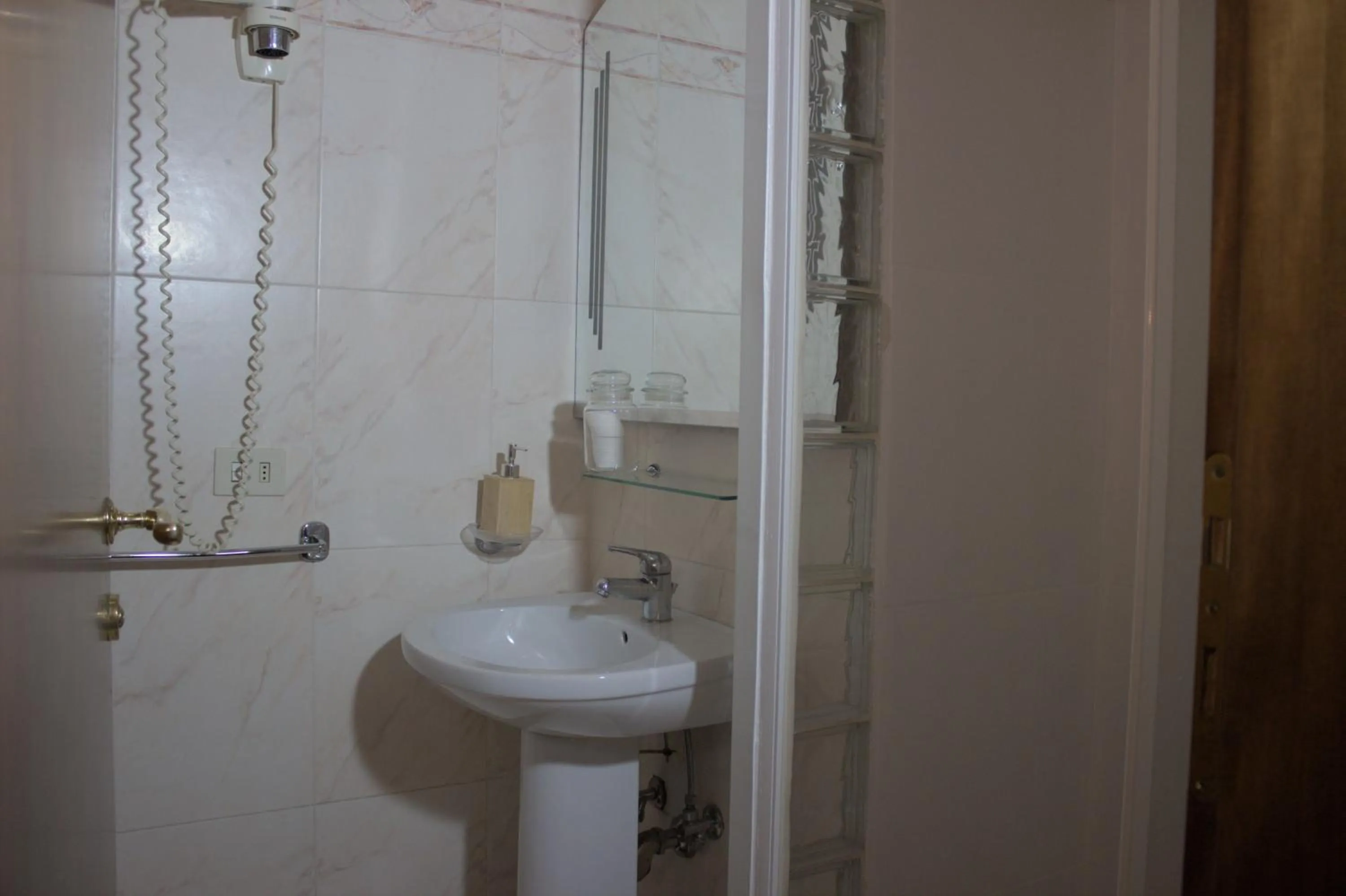 Shower in Soggiorno Madrid