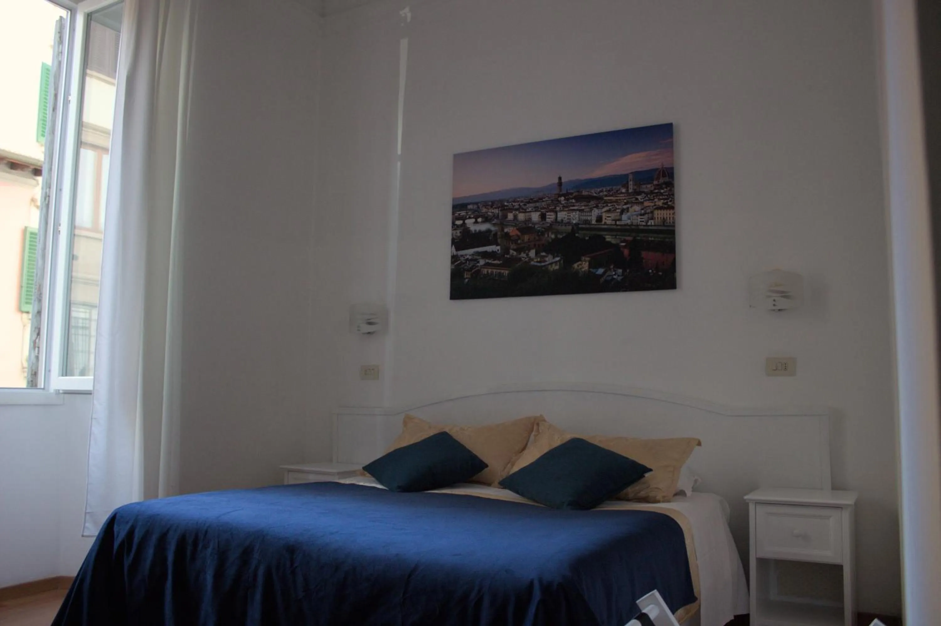 Photo of the whole room, Bed in Soggiorno Madrid