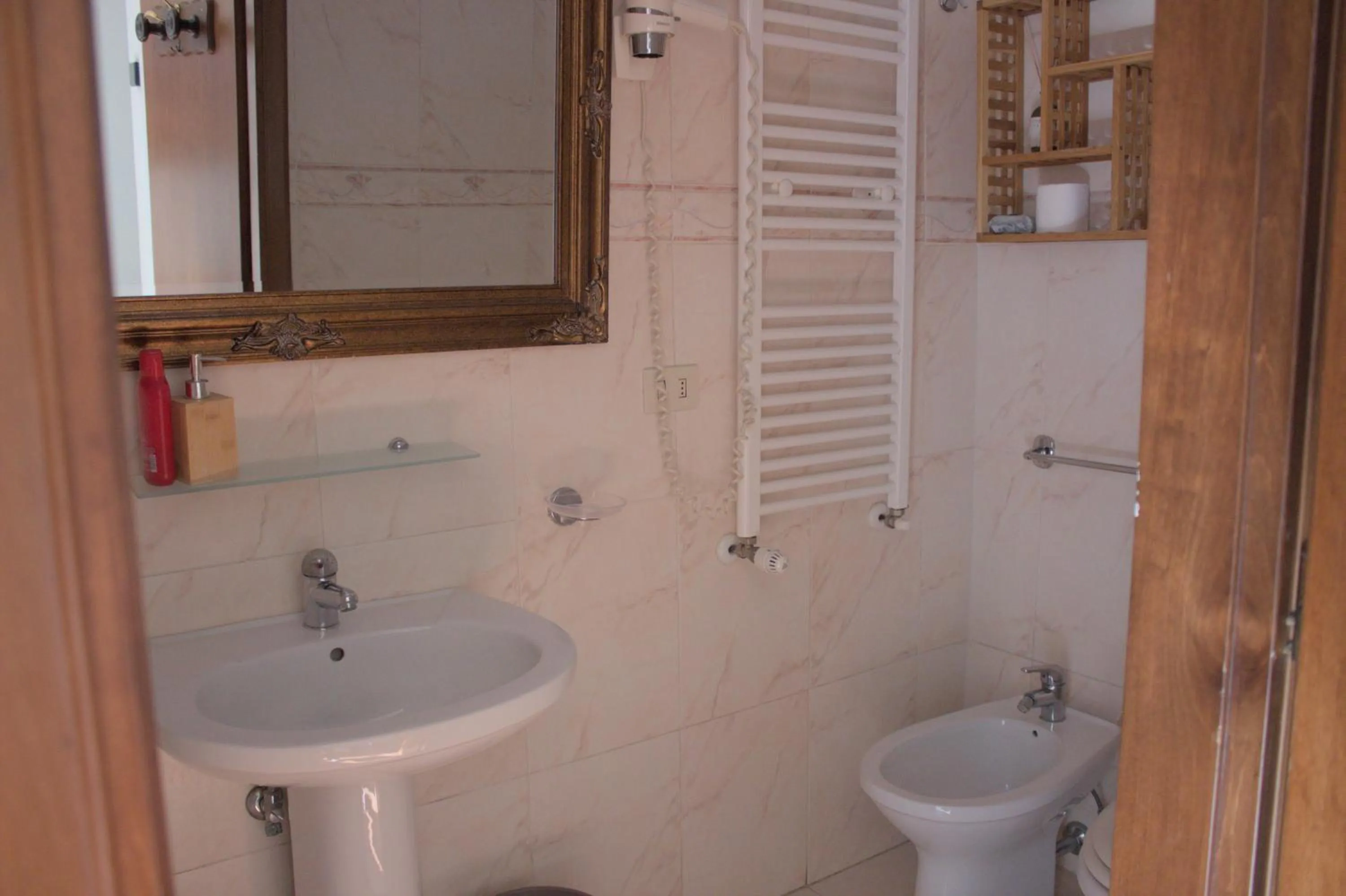 Shower in Soggiorno Madrid