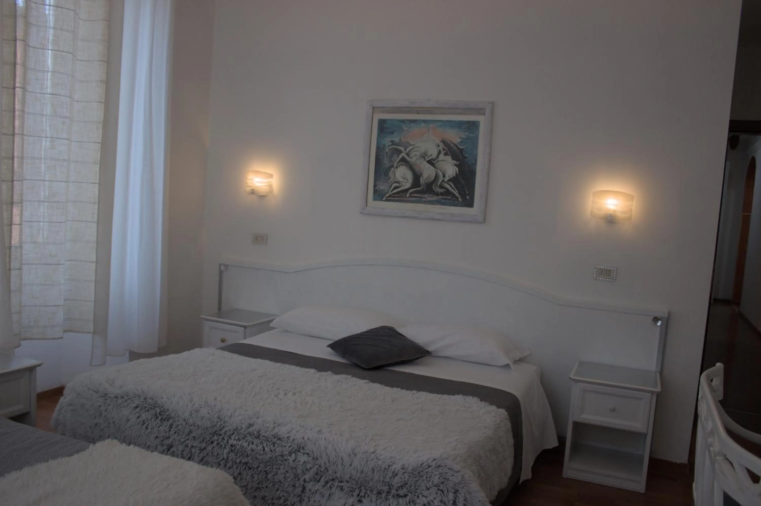 Photo of the whole room, Bed in Soggiorno Madrid