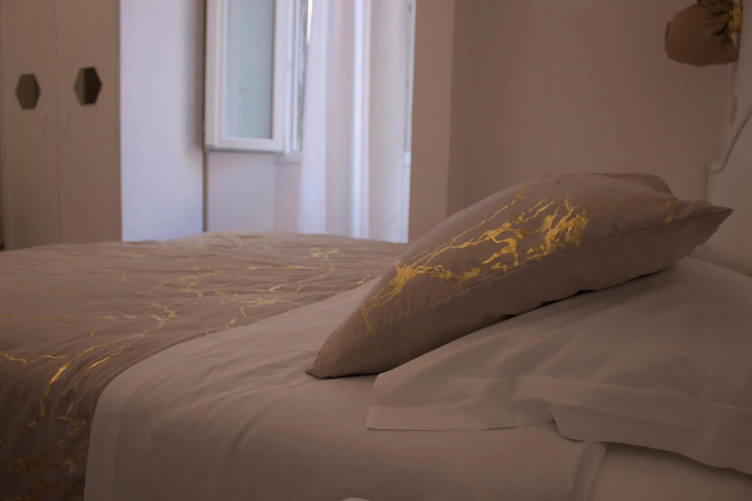 Photo of the whole room, Bed in Soggiorno Madrid