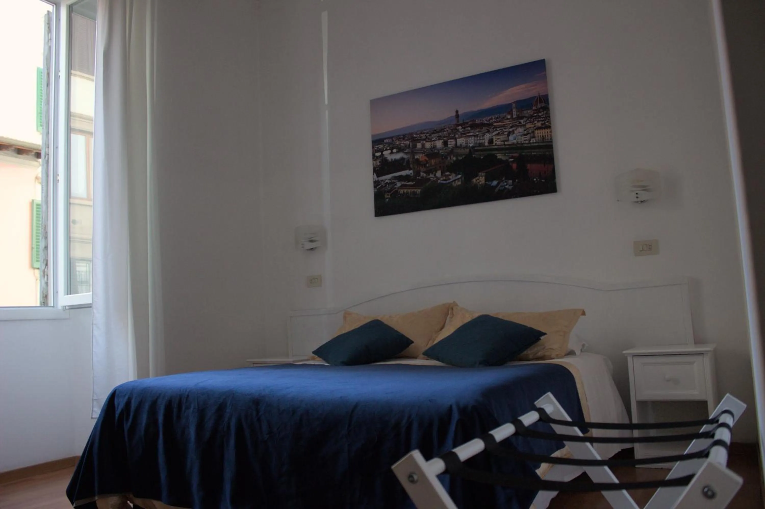 Photo of the whole room, Bed in Soggiorno Madrid