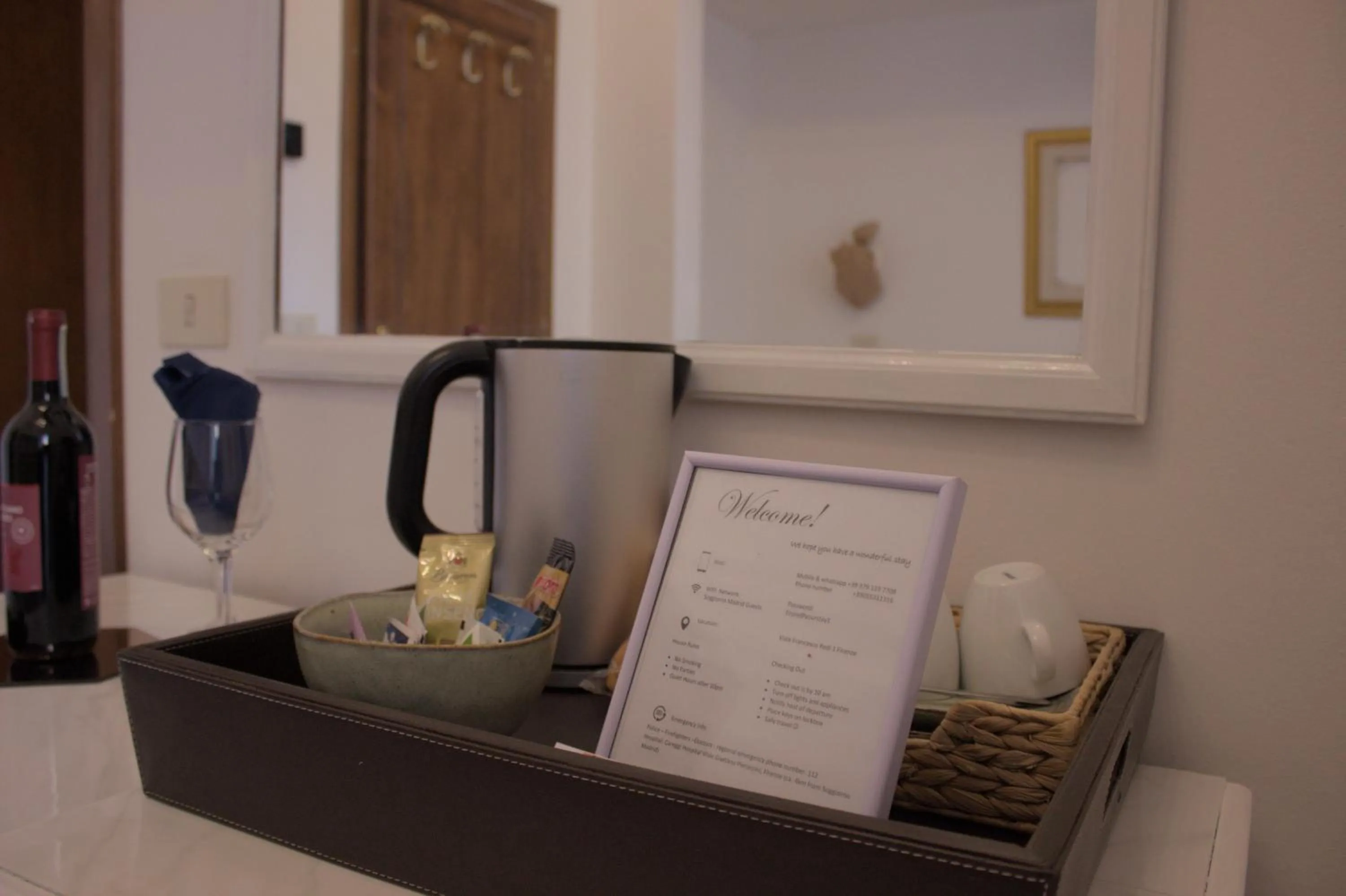 Coffee/tea facilities in Soggiorno Madrid