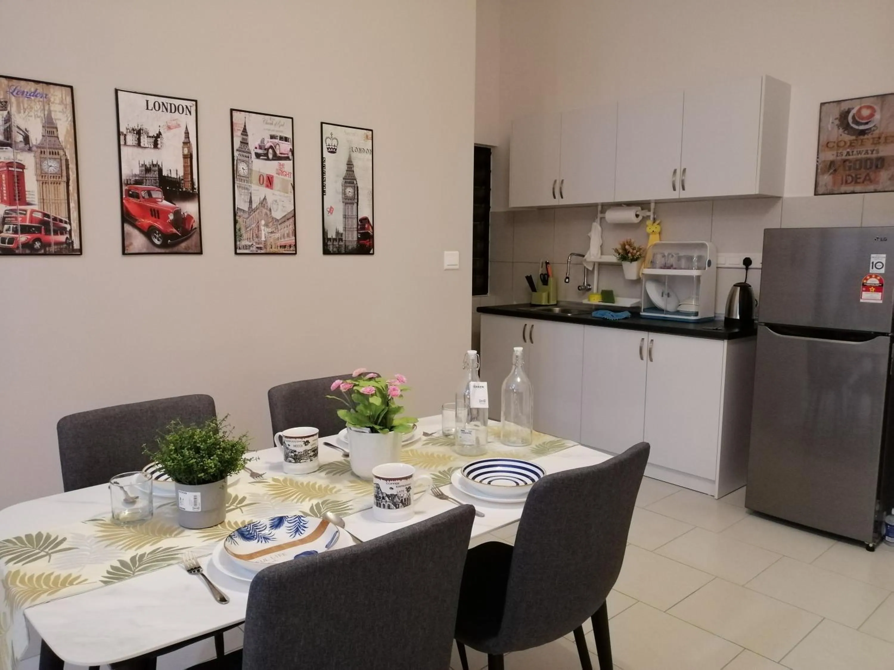 Kitchen or kitchenette in Astetica Residences @ Seri Kembangan