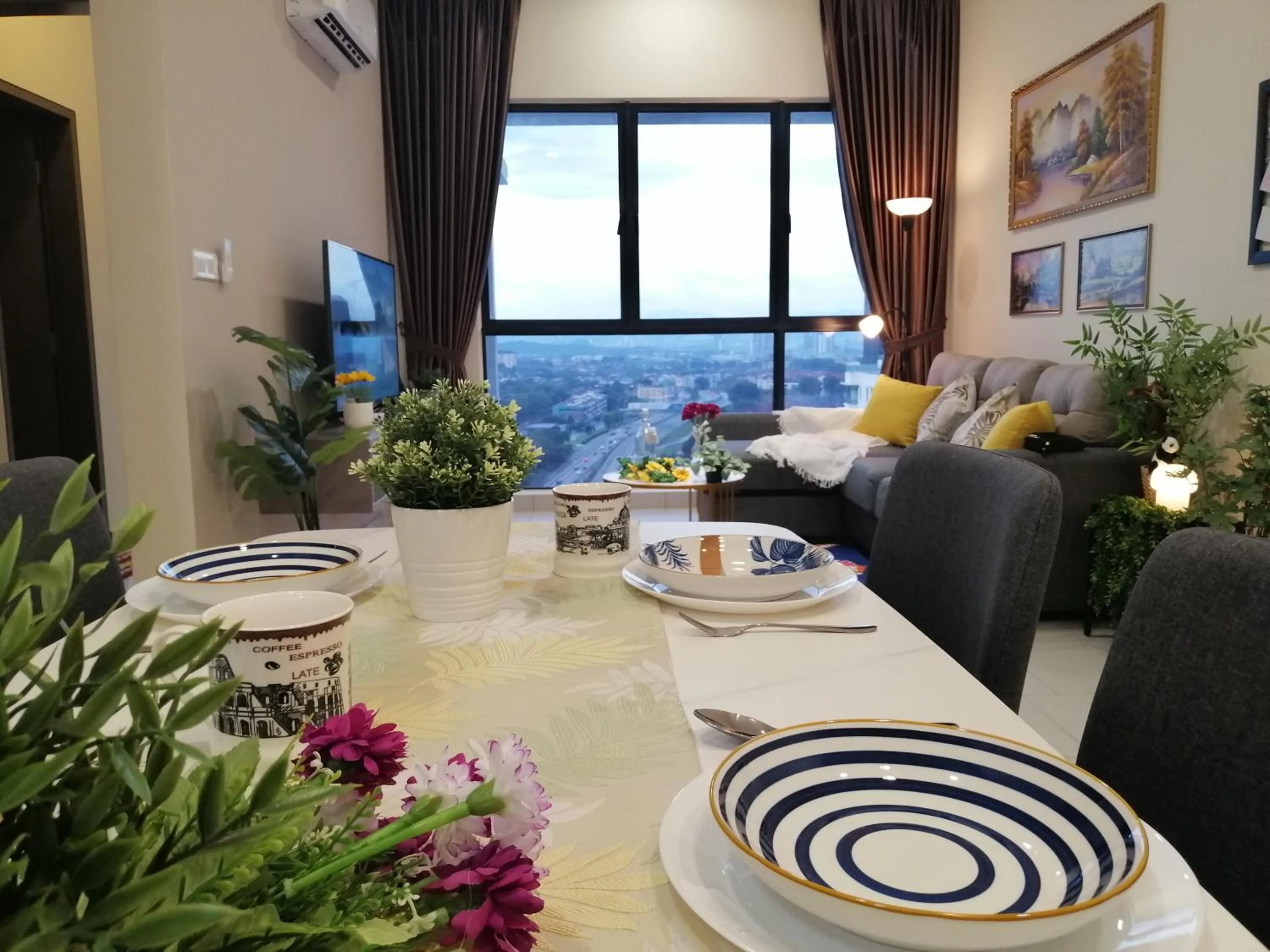 Restaurant/places to eat in Astetica Residences @ Seri Kembangan
