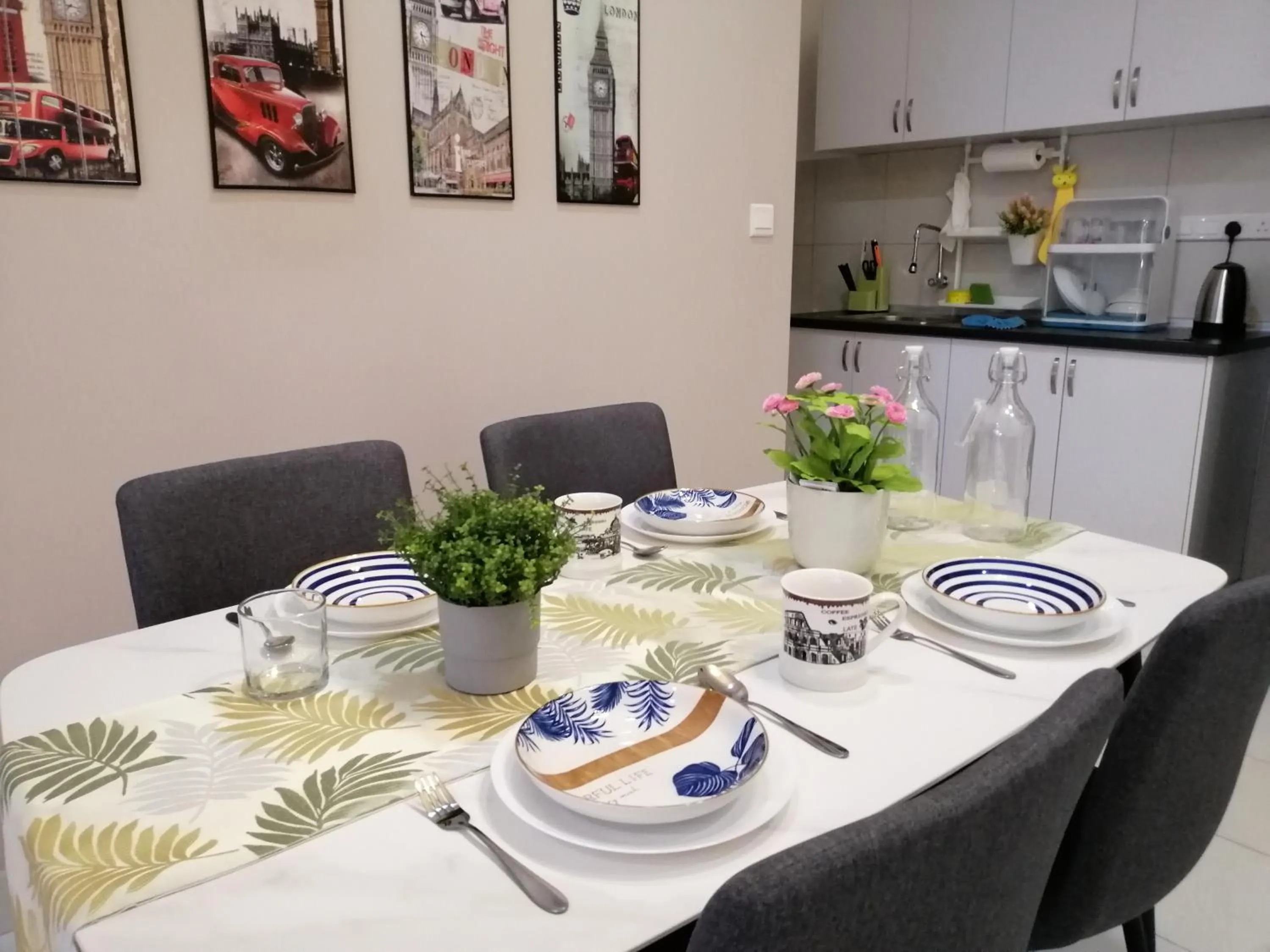 Restaurant/places to eat in Astetica Residences @ Seri Kembangan