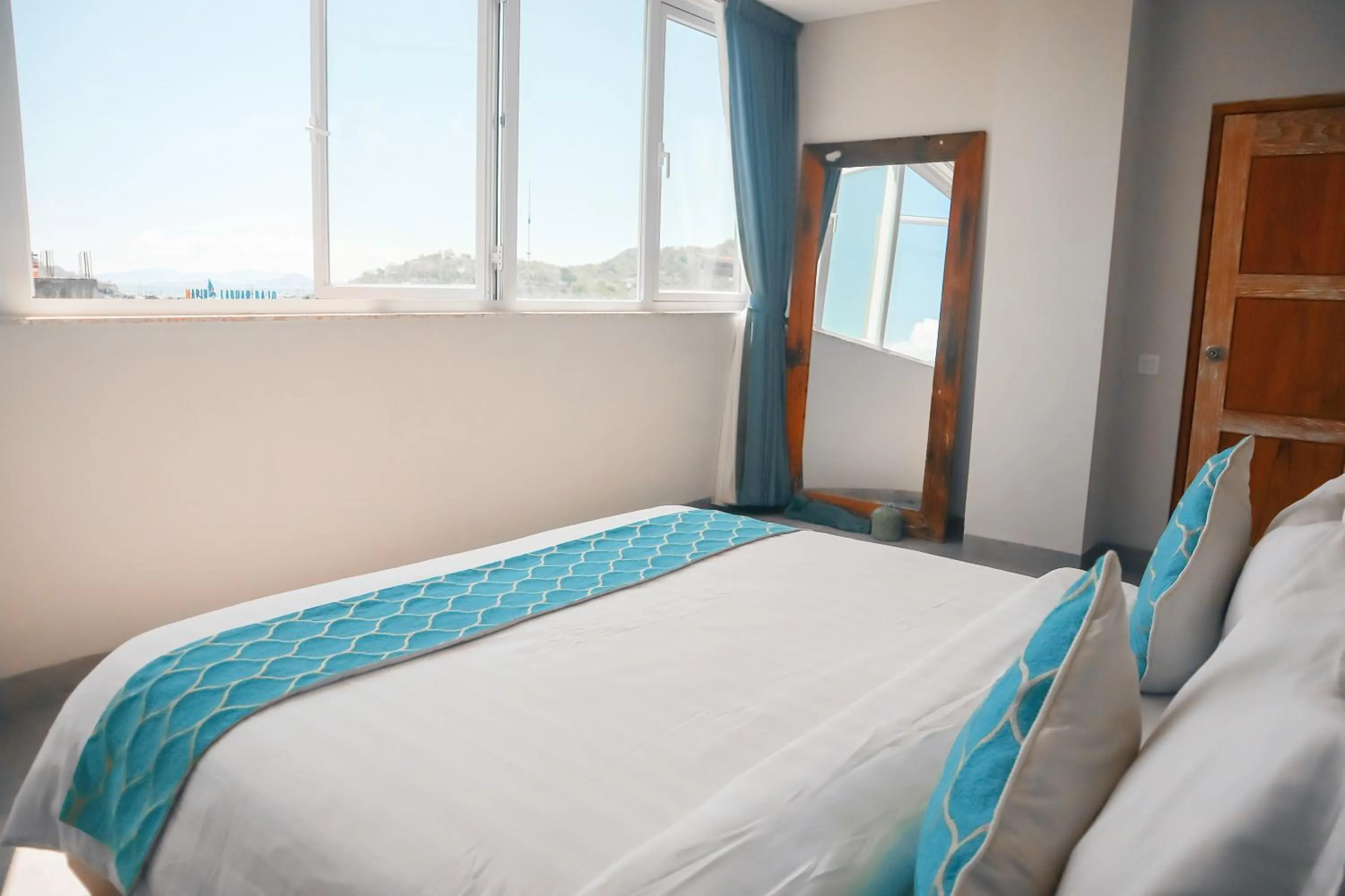 Bedroom, Bed in Harbour Komodo Hotel