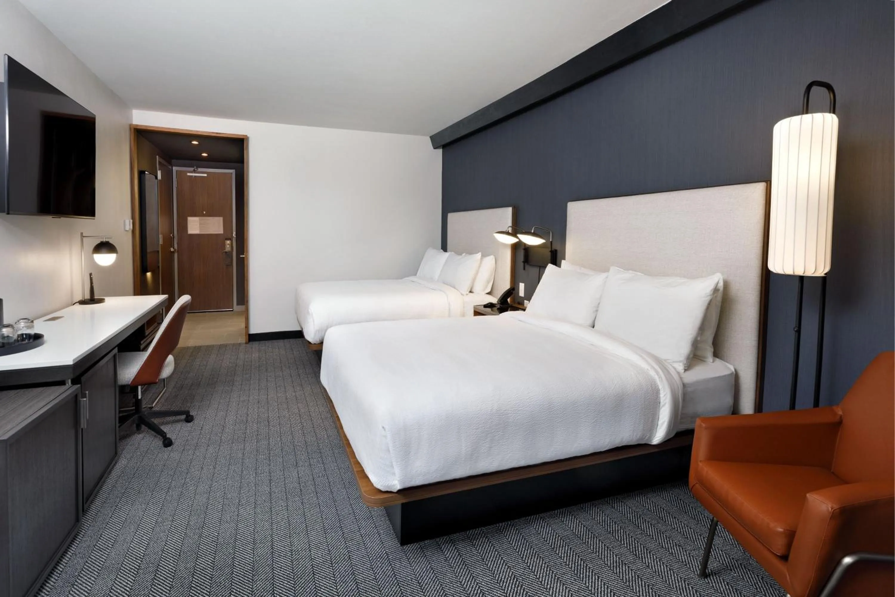 Photo of the whole room, Bed in Courtyard by Marriott Richmond Scott's Addition