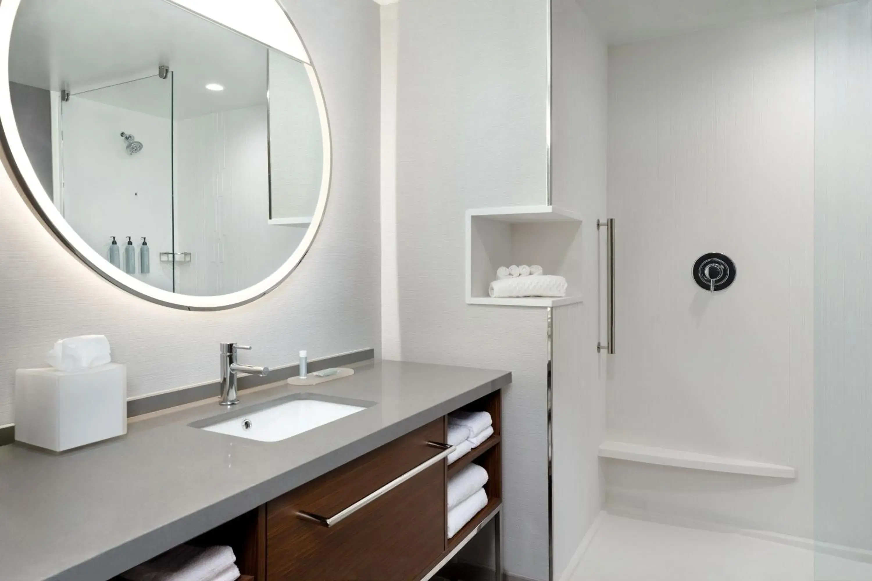 King Room with Sofa Bed and Balcony in Courtyard by Marriott Richmond Scott's Addition King Room with Sofa Bed and Balcony in Courtyard by Marriott Richmond Scott's Addition