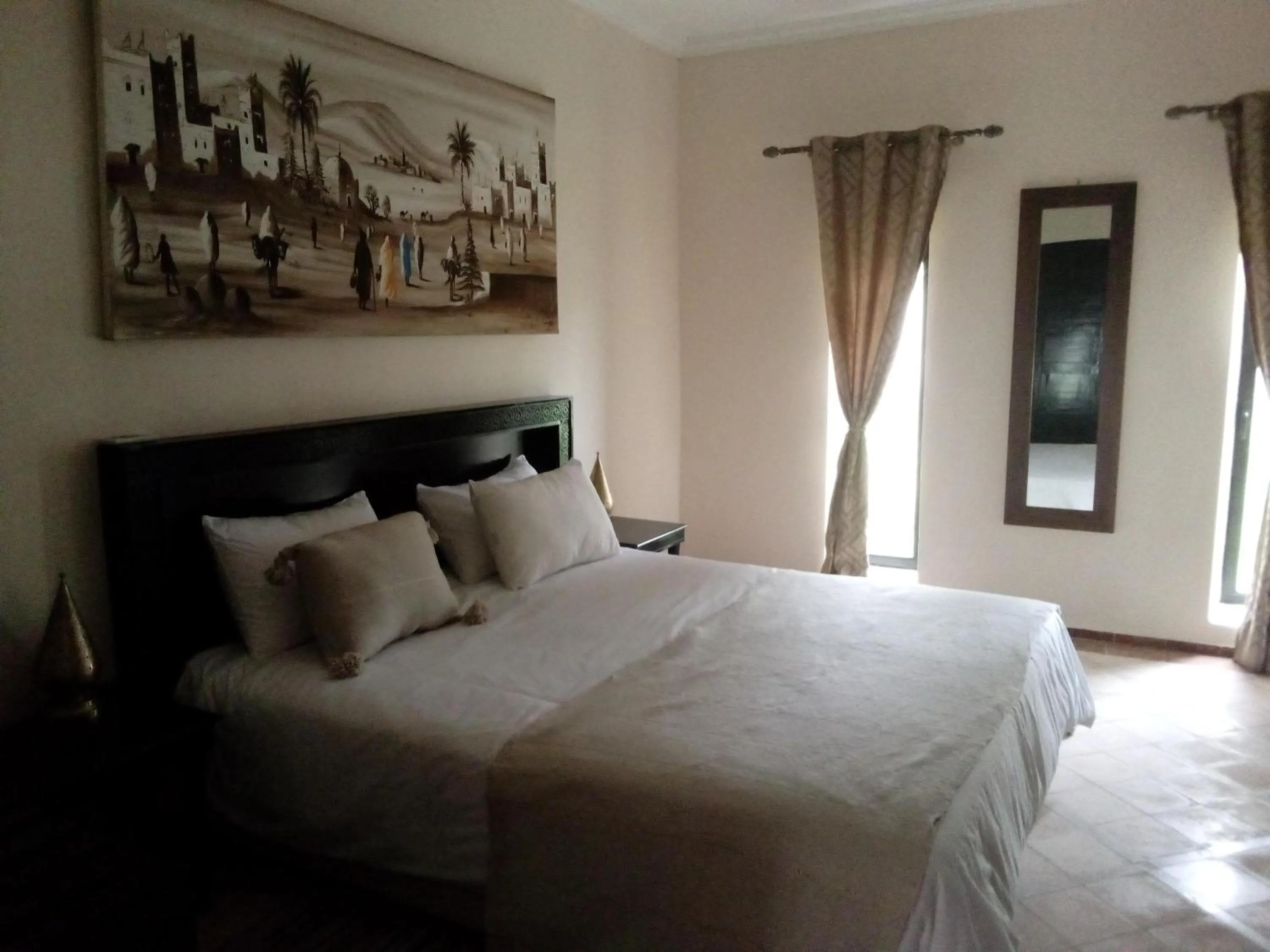 Bedroom, Bed in Le petit Château des Anges