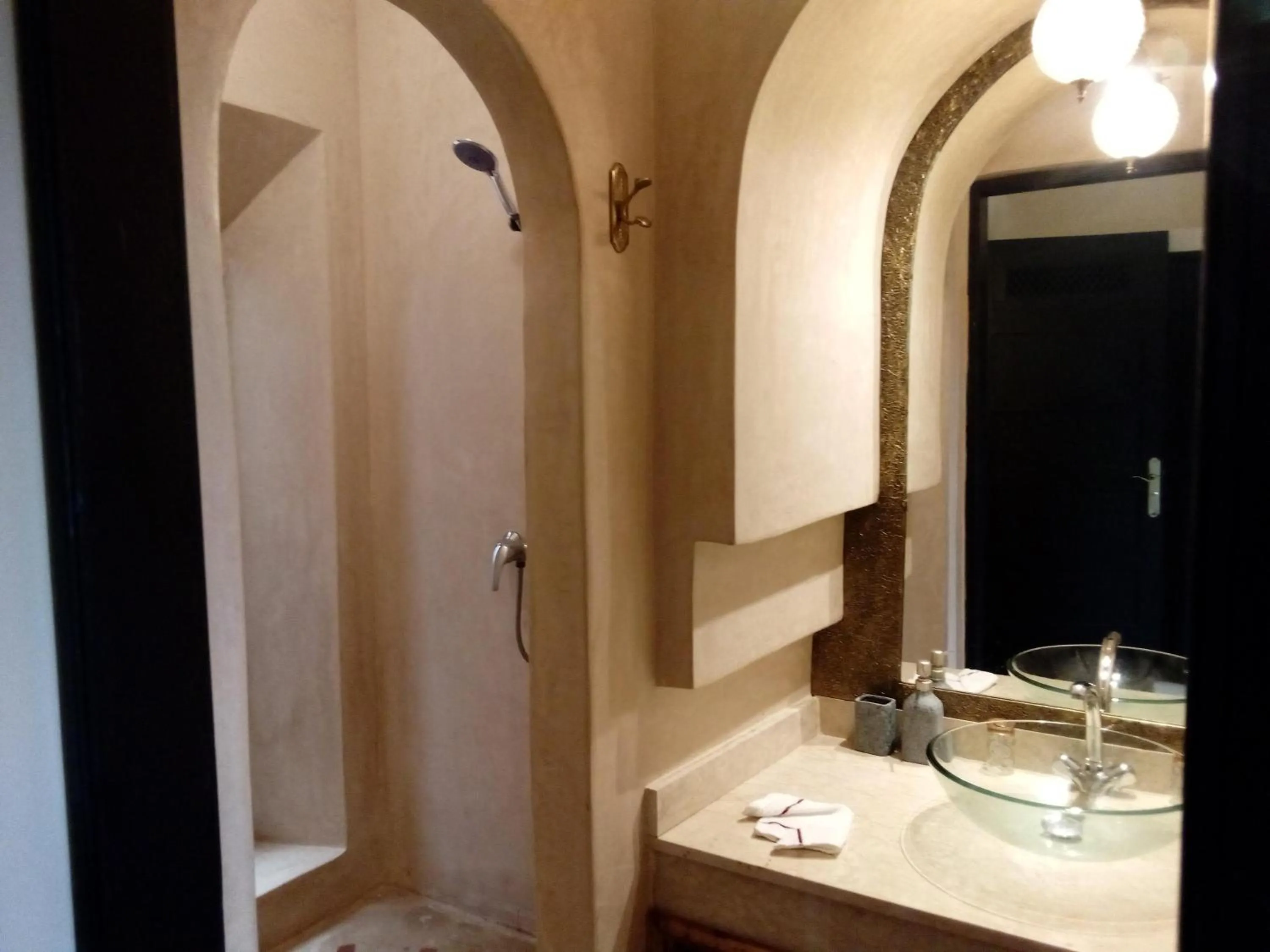 Bathroom in Le petit Château des Anges