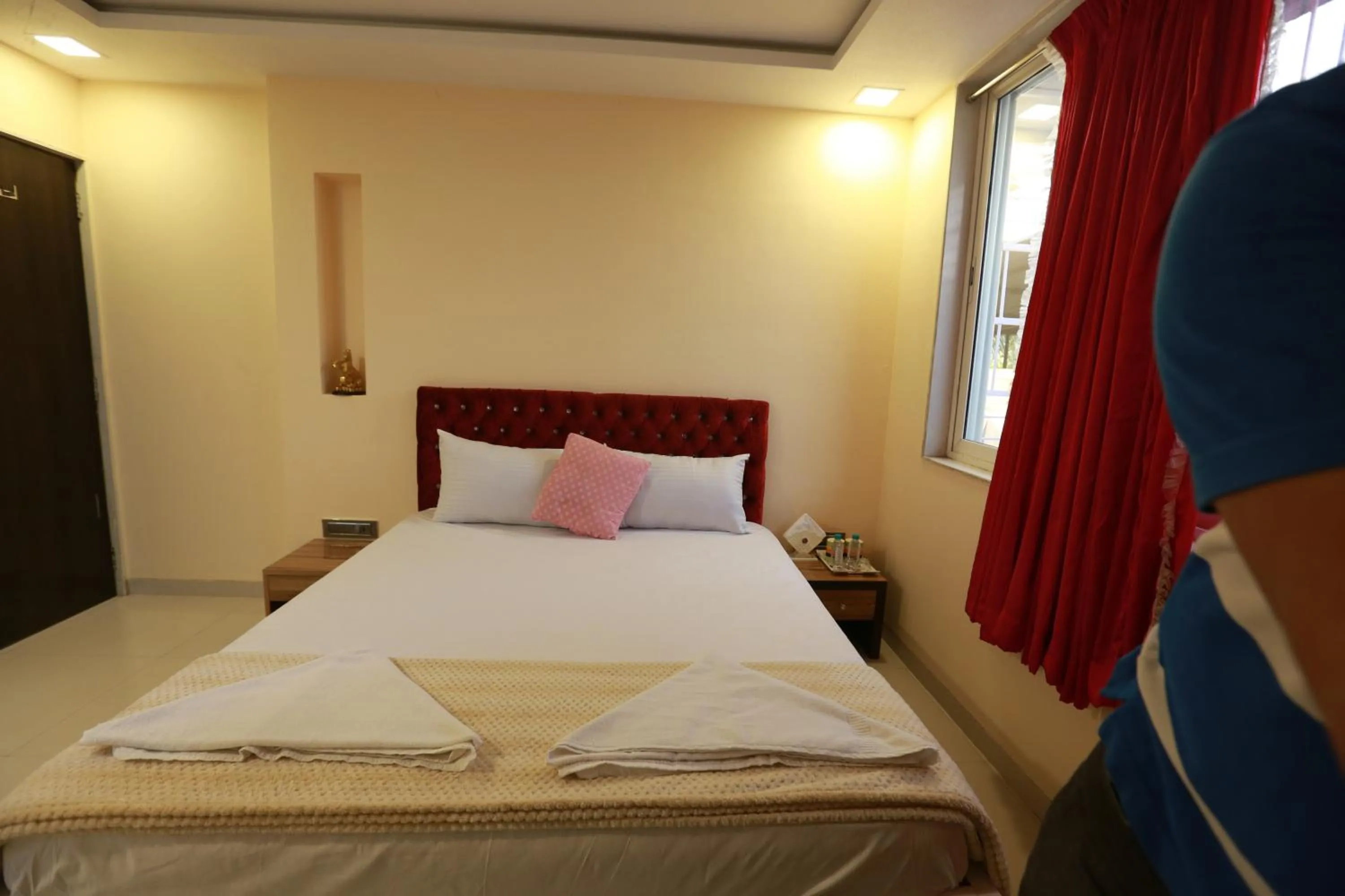 Photo of the whole room, Bed in Villa Residency