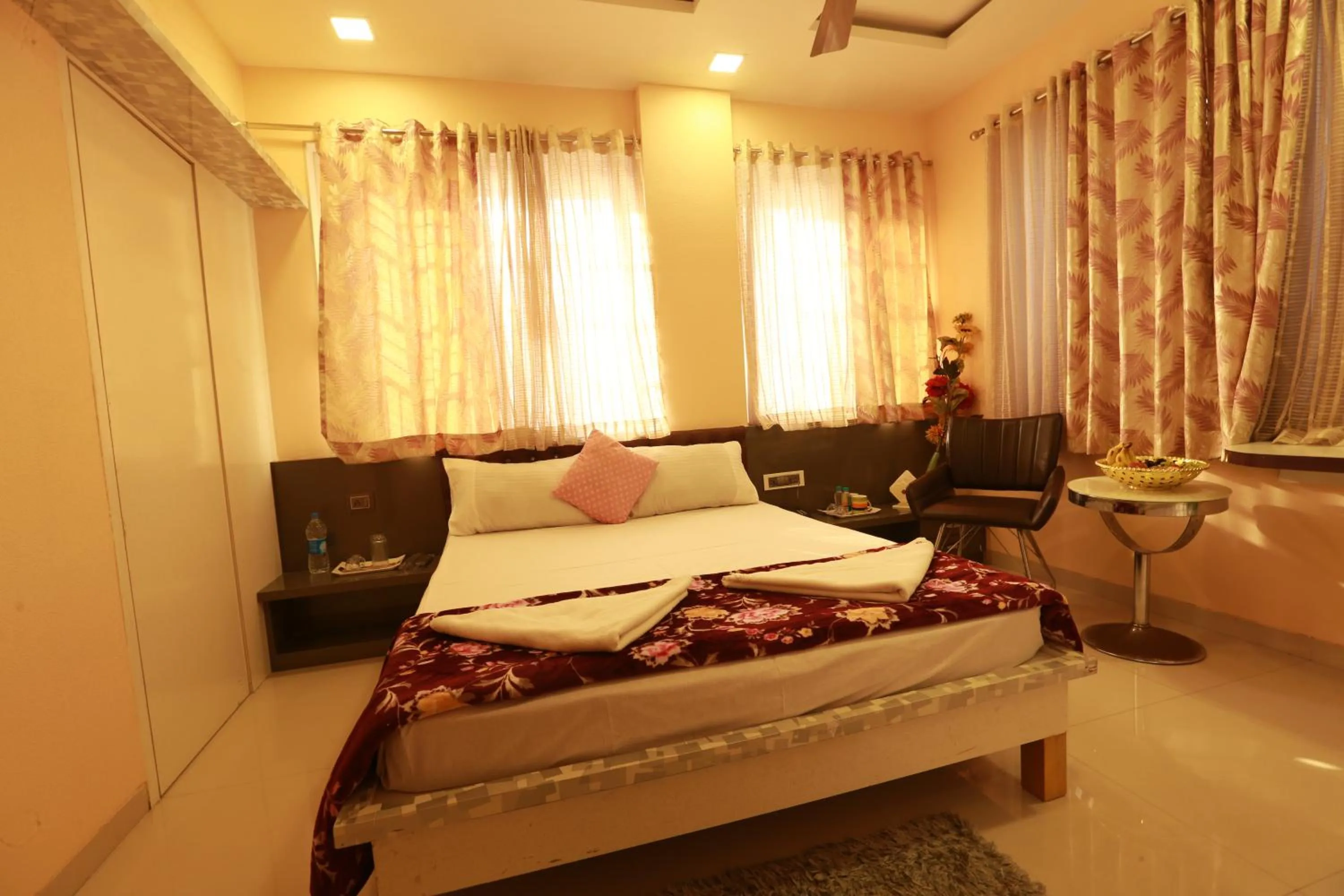 Bed in Villa Residency
