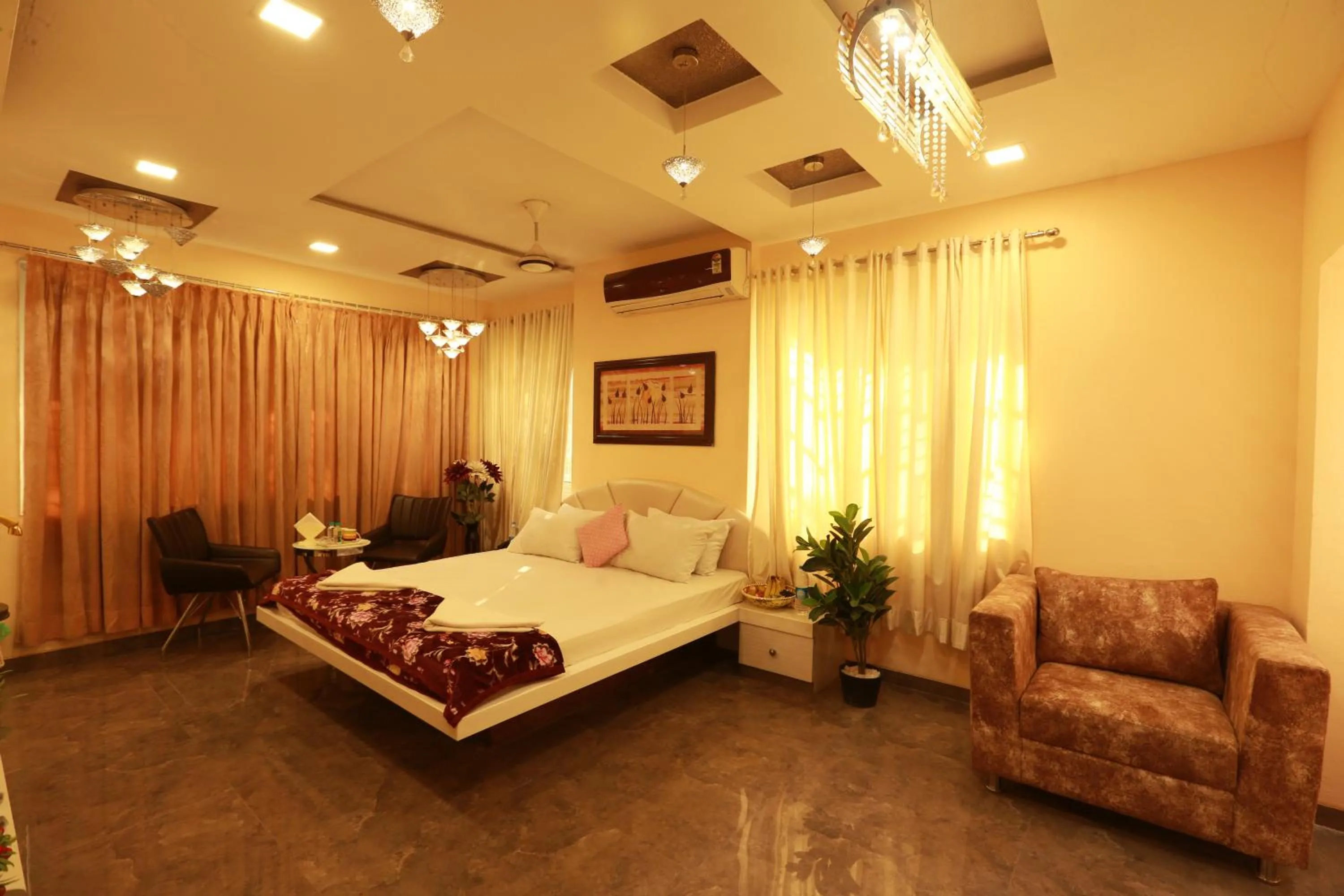 Photo of the whole room, Bed in Villa Residency