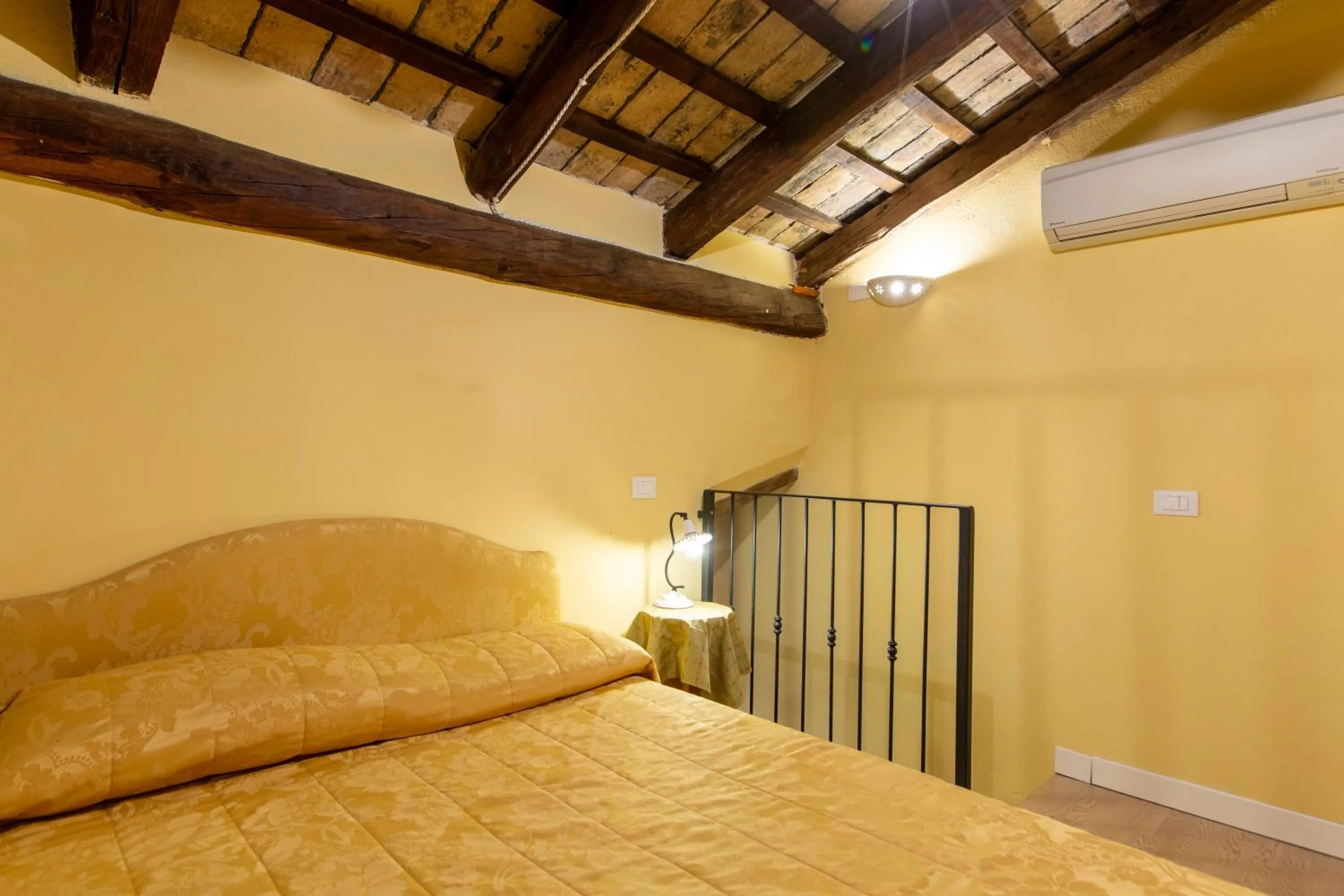 Guests, Bed in Hotel Sant'Andrea
