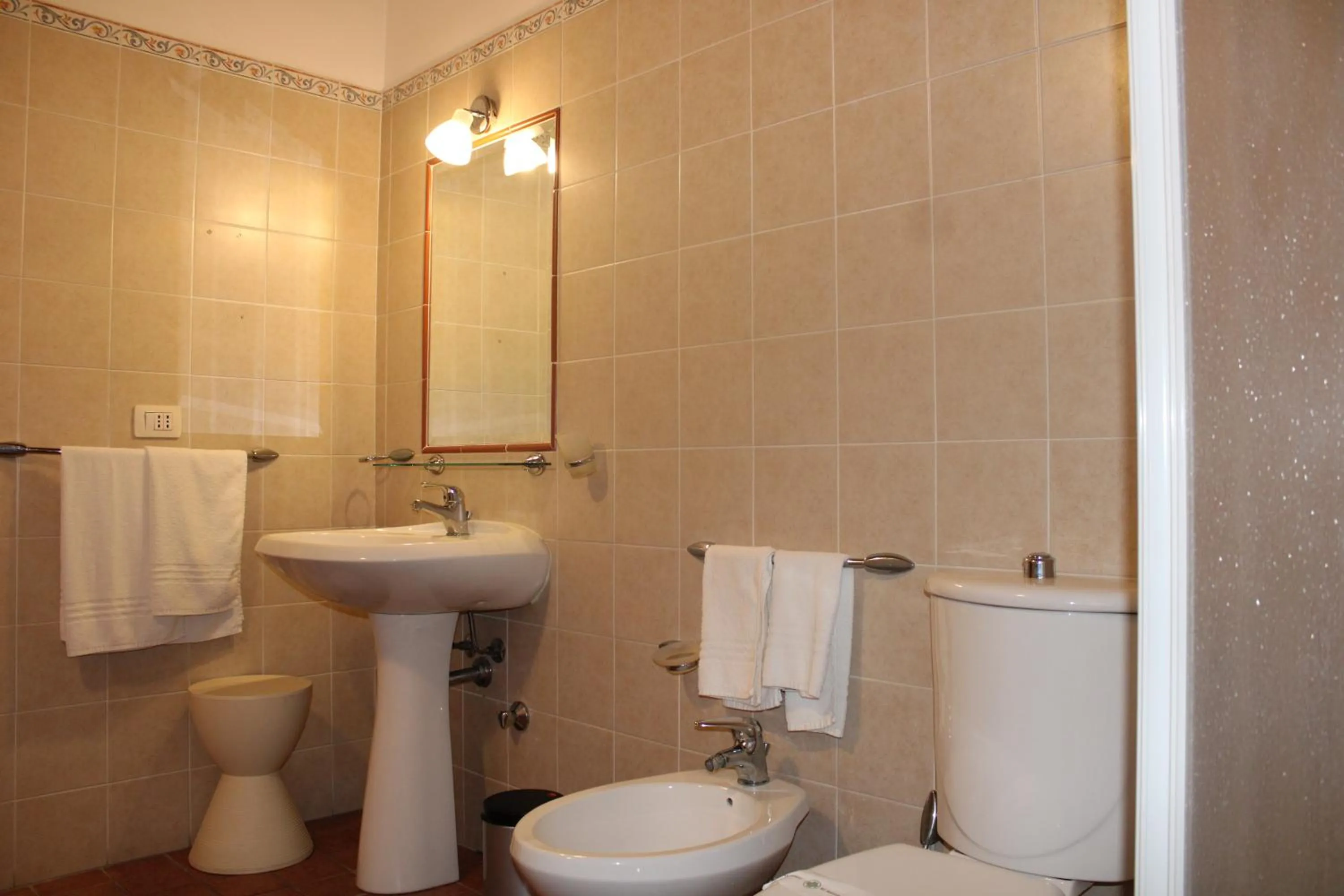 Bathroom in Sorella Luna