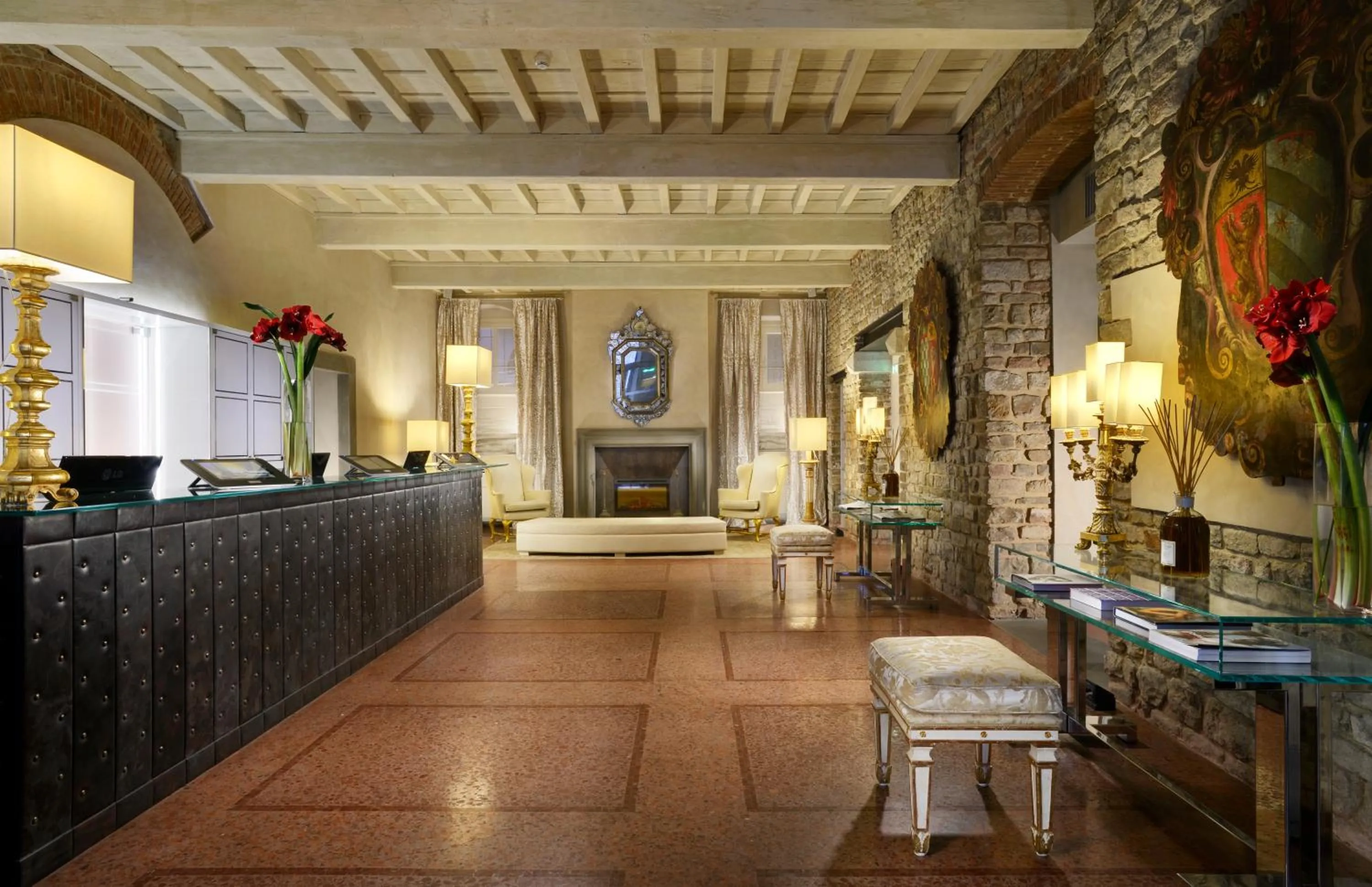 Lobby or reception in Brunelleschi Hotel